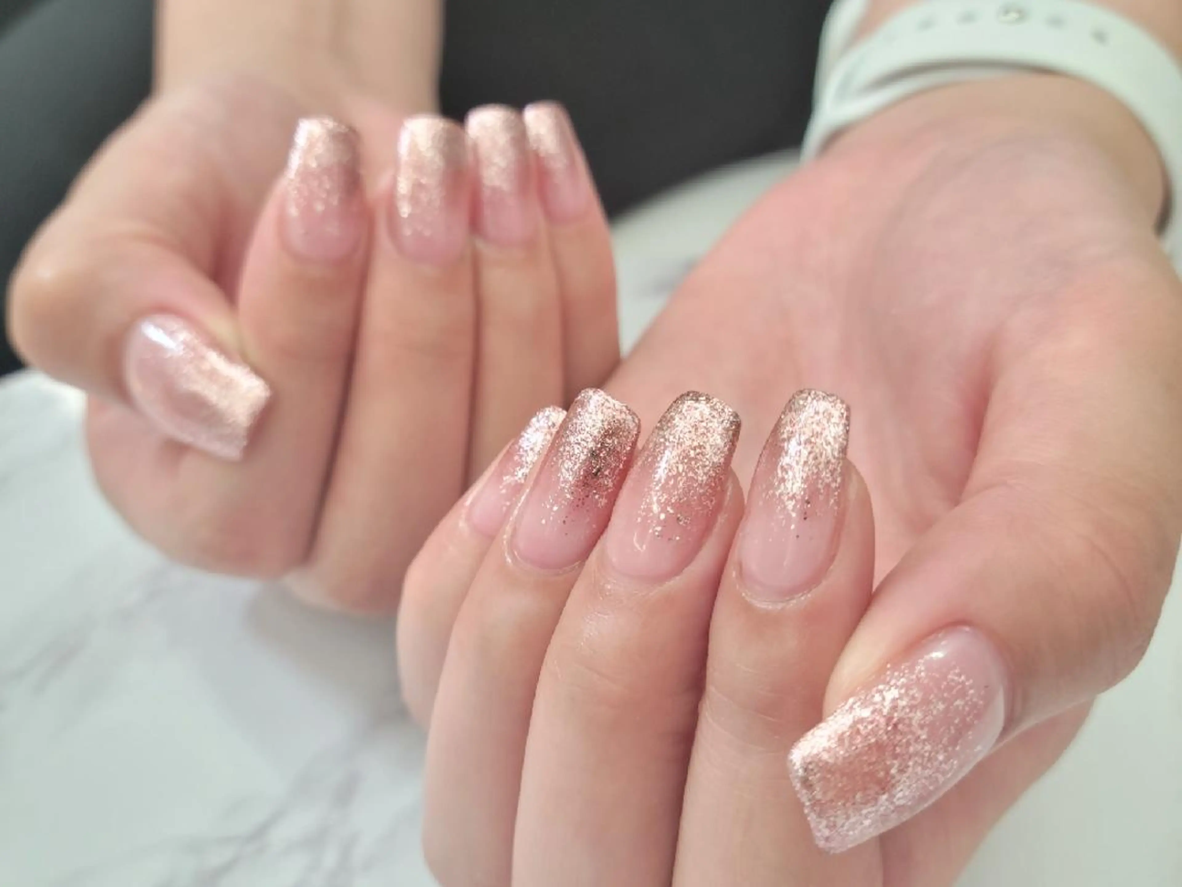 ネイル ジェルネイル グラデーション ラメ(グリッター) ラメグラデーション パラジェル WHITELY みどりのネイルデザイン