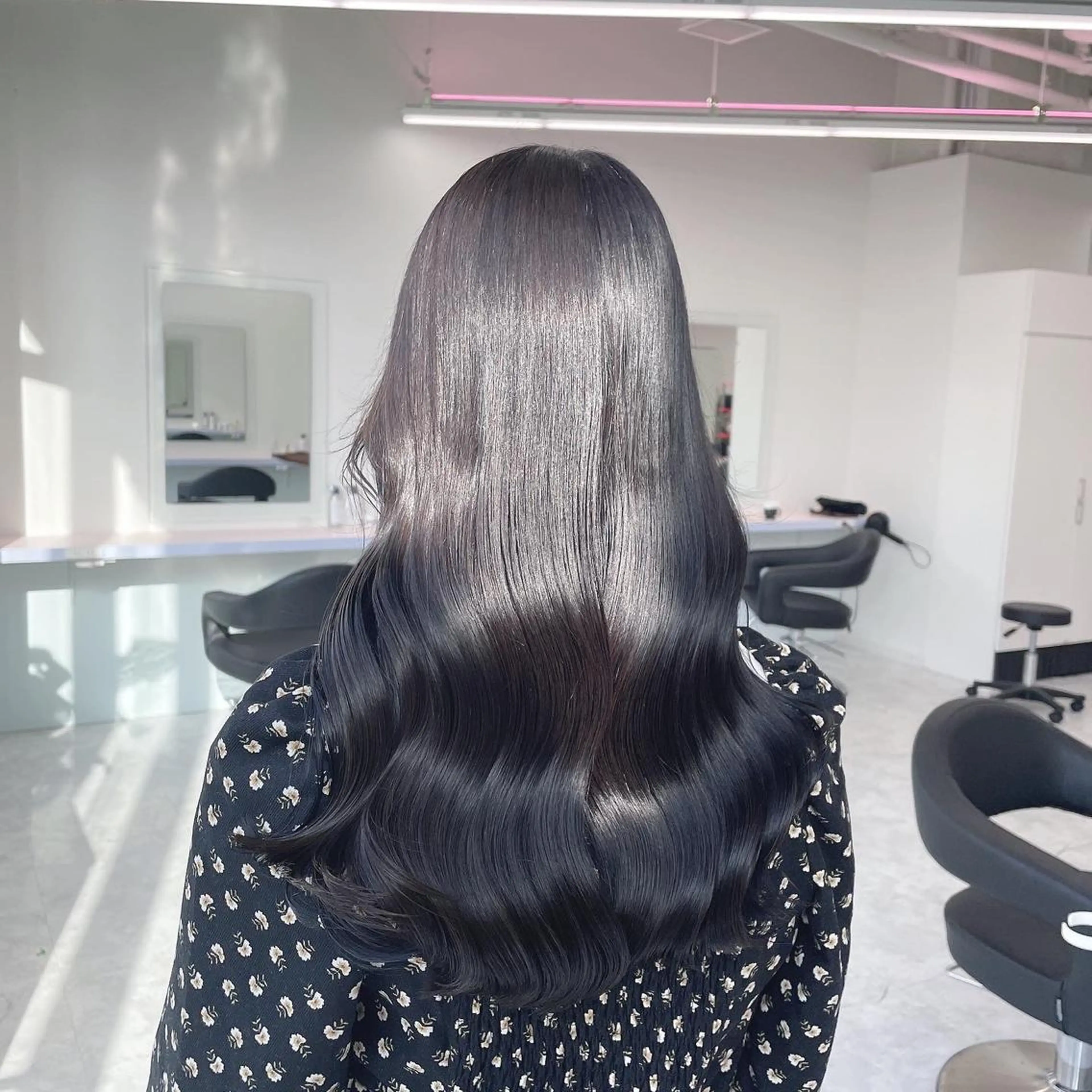 ロング カラー ヘアアレンジ ベージュカラー 黒髪 ブリーチ ブルーカラー ブルーブラック カット ヘアセット 韓国ヘア指名率 No. 1小堀京介のヘアスタイル