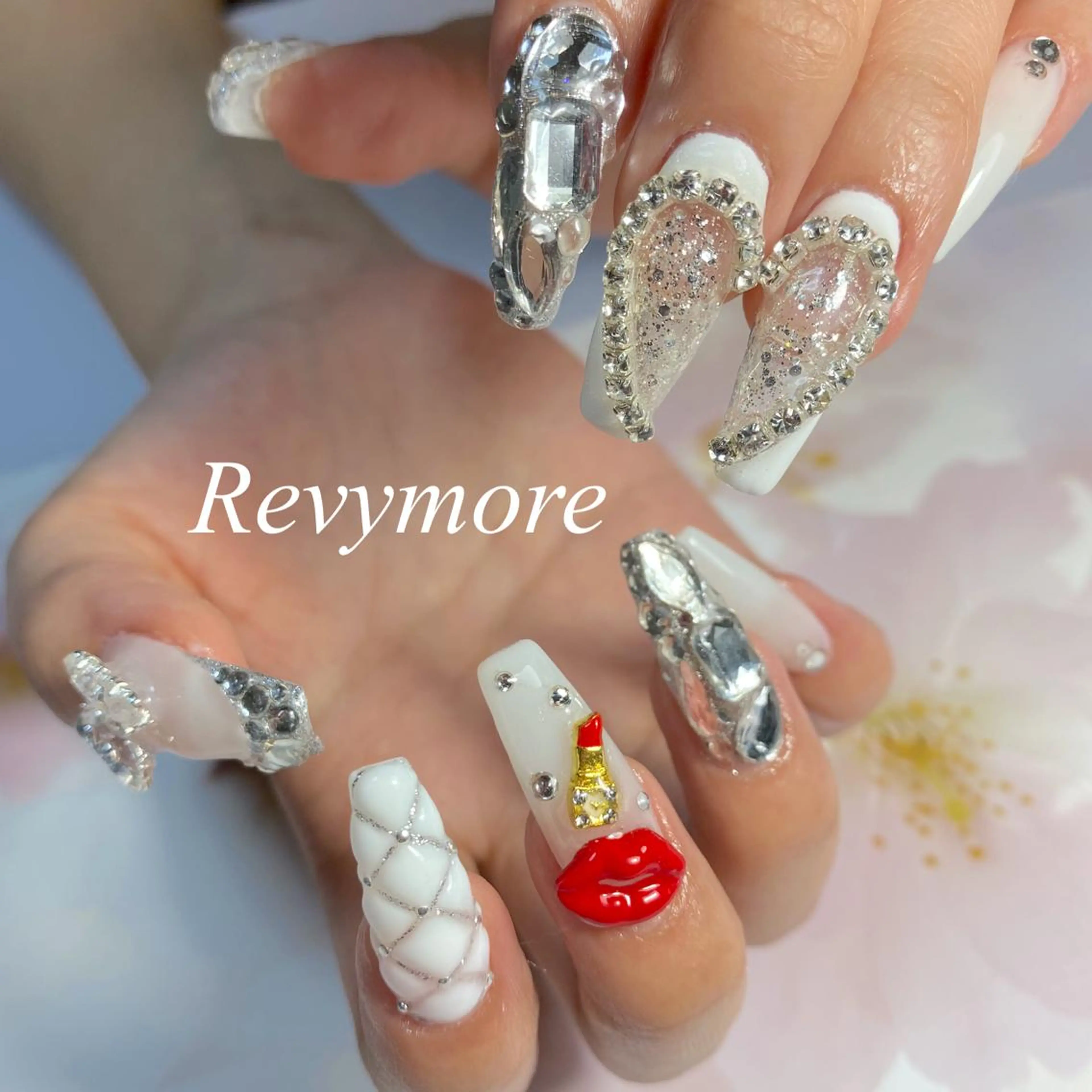 セミロング ネイル 卒業式のヘアスタイル フレンチネイル ジェルネイル ガラスフレンチ 卒業式 nail salon Revymoreのネイルデザイン