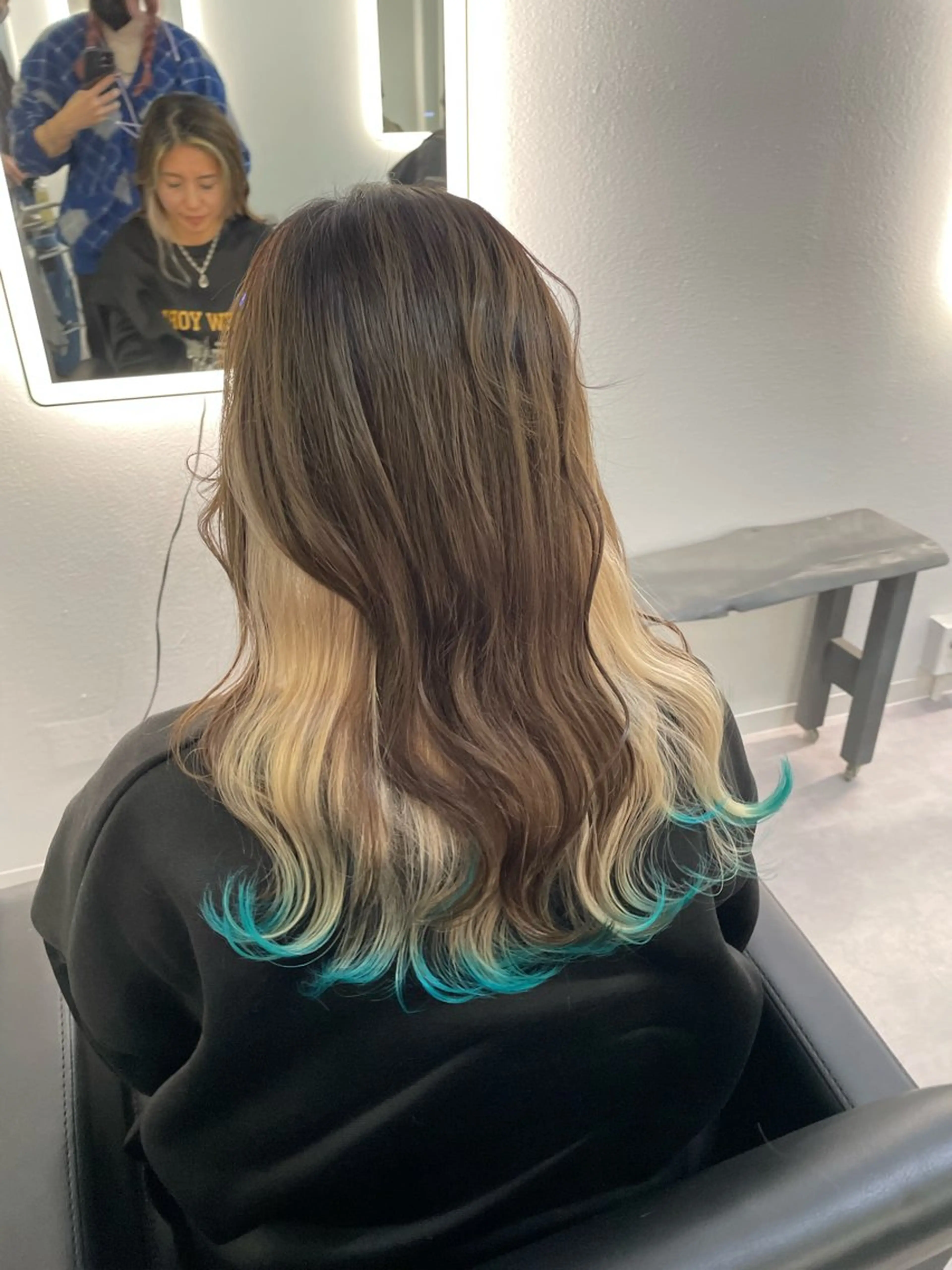 ロング カラー ベージュカラー ホワイトベージュ Cielro/ダブル カラー/西田咲希のヘアスタイル