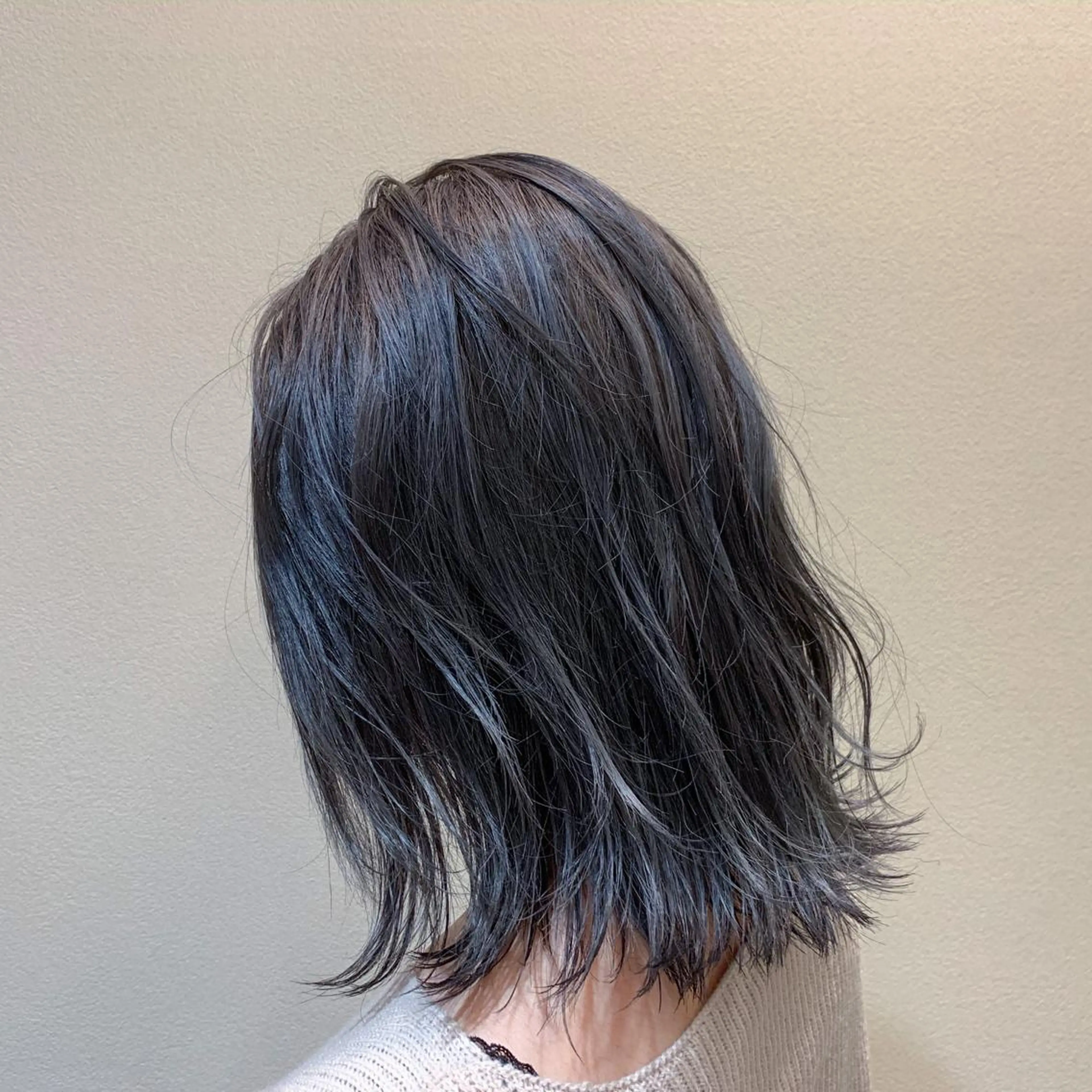 ミディアム カラー ヘアアレンジ キッズ ネイル マツエク・マツパ 切りっぱなしヘアボブ ミディアムヘアRYOのヘアスタイル