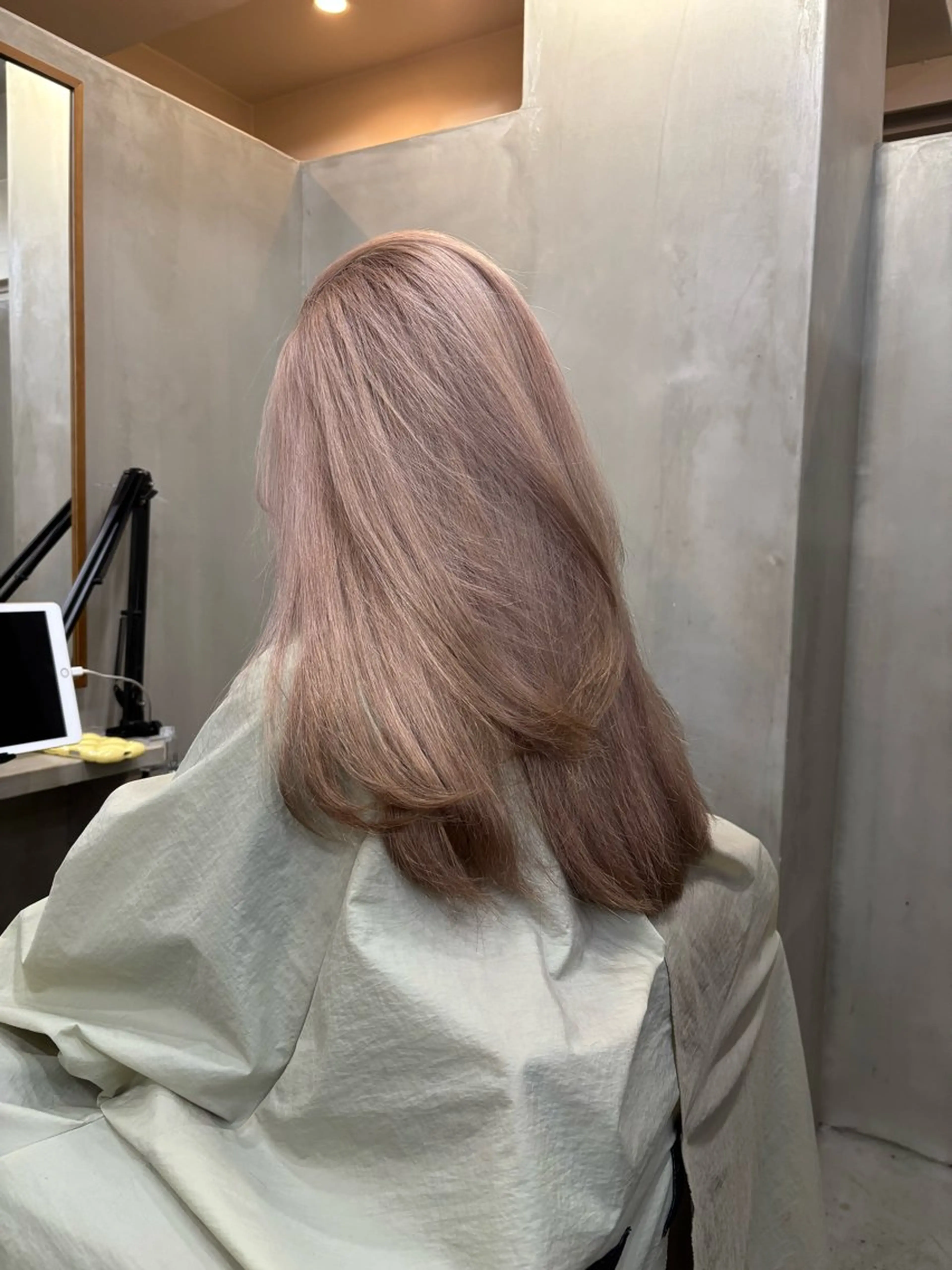 ロング カラー ベージュカラー 黒髪 ブラウンカラー ミルクティーベージュ ヘアカラー 中園康 /カラー/ブリーチのヘアスタイル