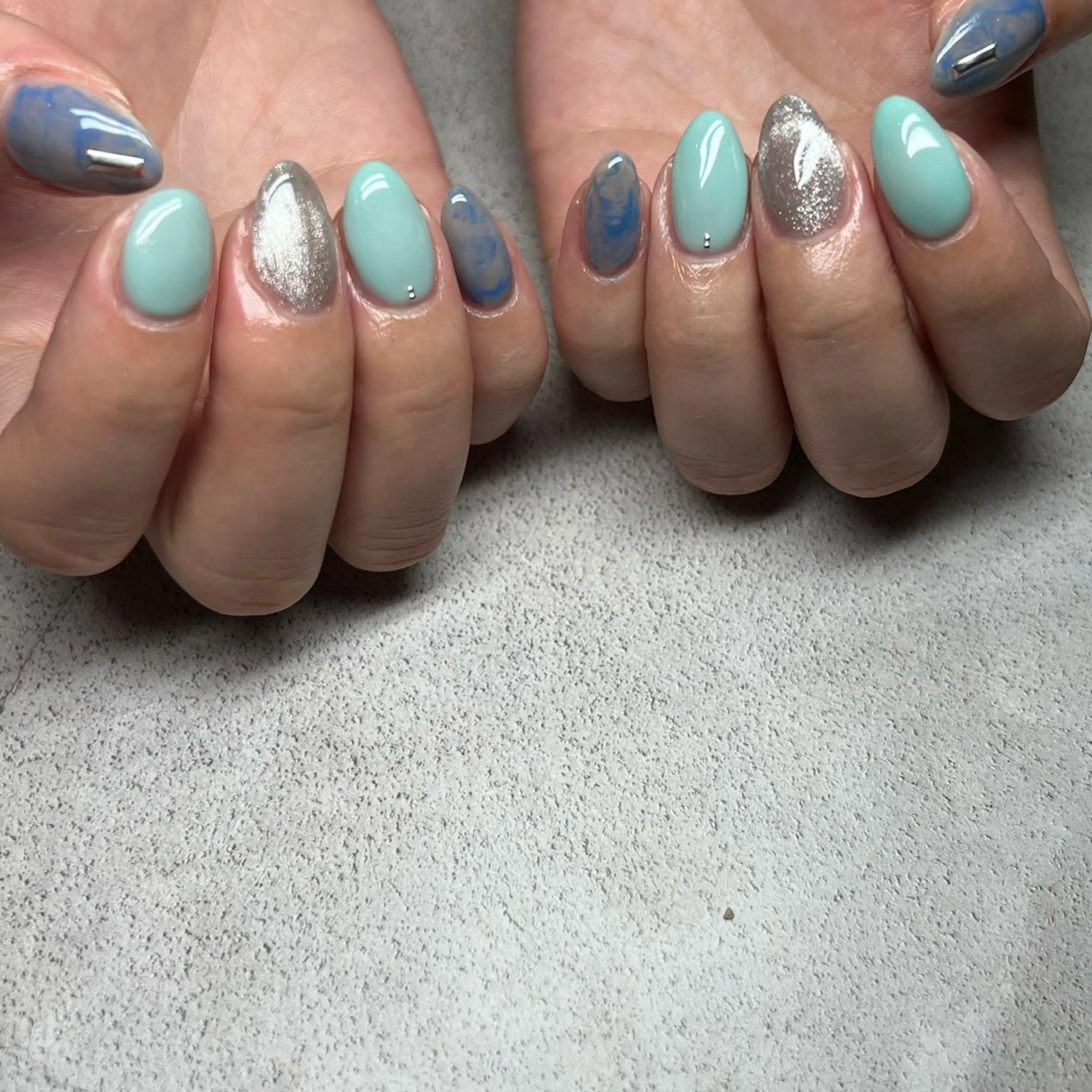 ネイル ハンドネイル 𝐫𝐚𝐢 𝐧𝐚𝐢𝐥の眉毛・アイブロウイメージ