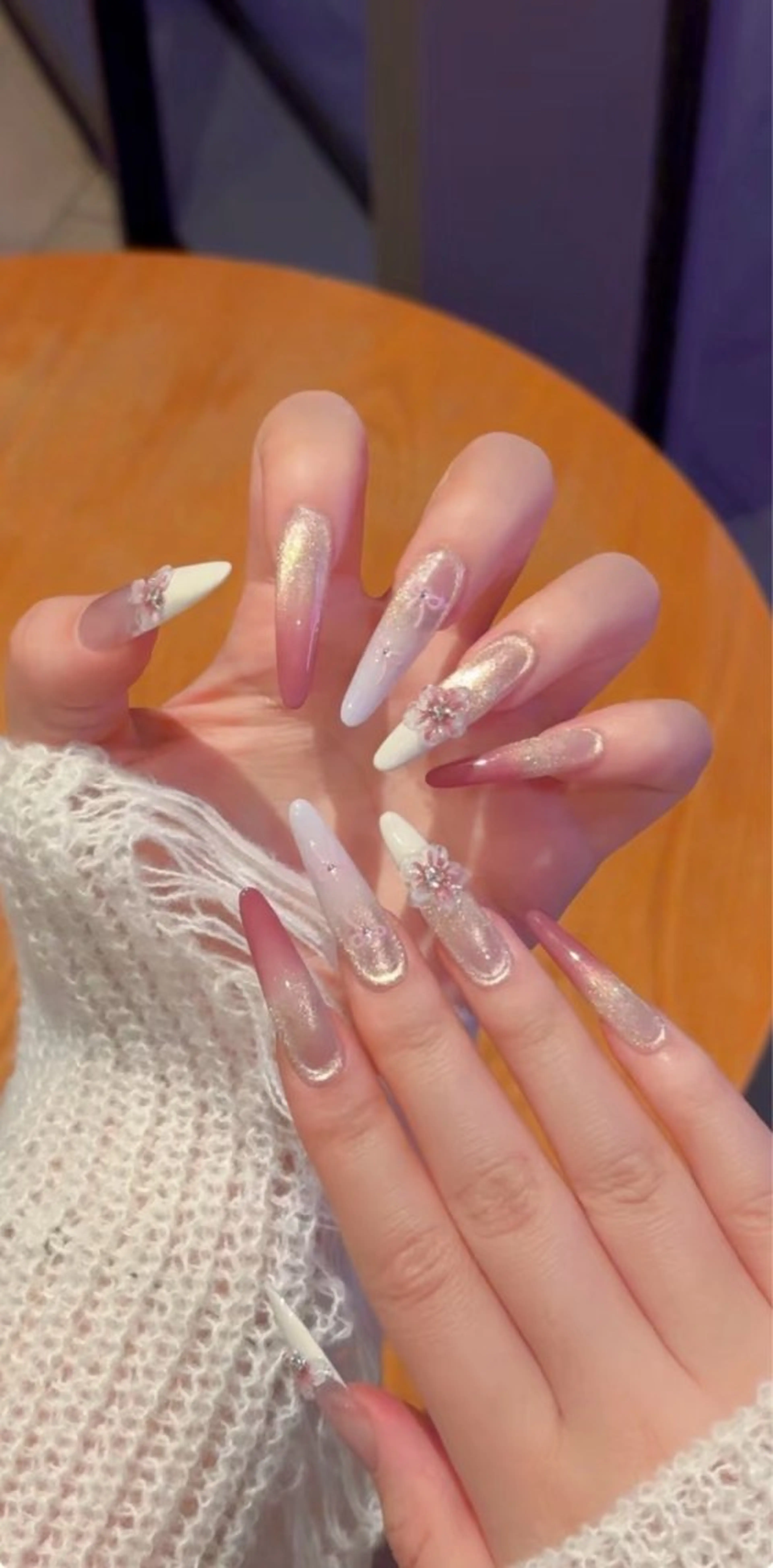 カラー グラデーションカラー ピンクカラー ハンドネイル AIN Nailのネイルデザイン