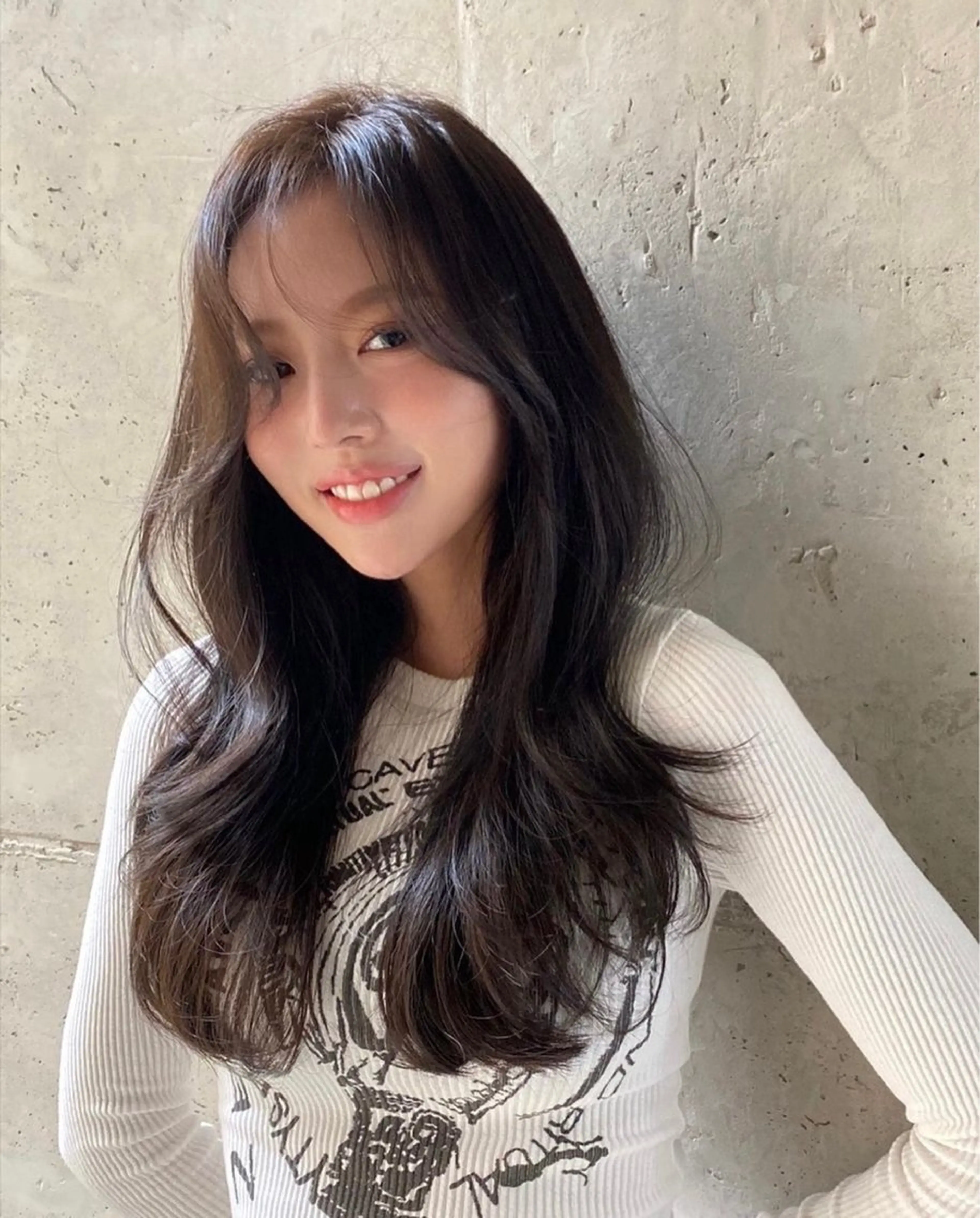 セミロング カラー レイヤーカット 外ハネヘア カット ヘアカラー トリートメント 鈴木 一貴のヘアスタイル