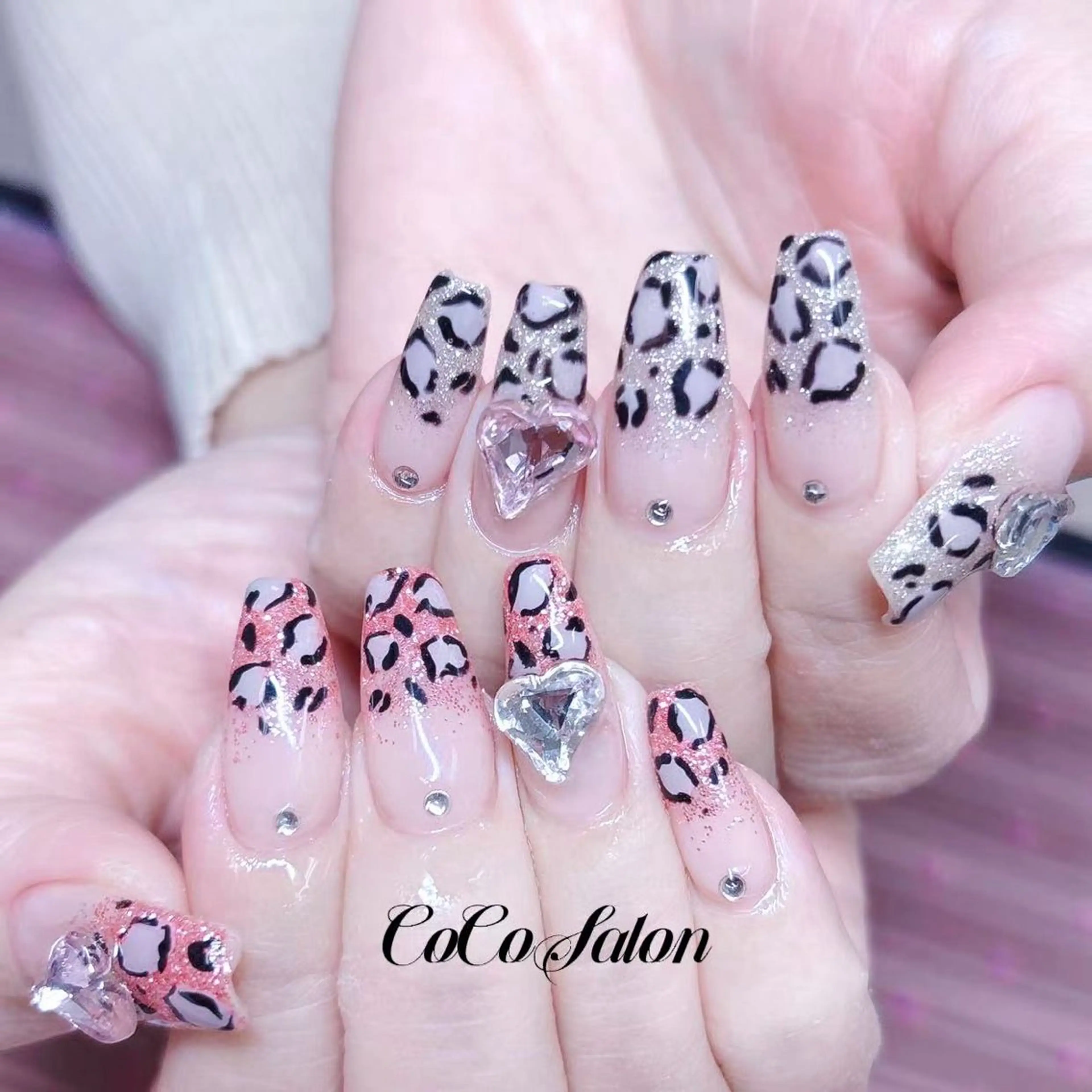 ネイル アニマル柄 ジェルネイル キラキラネイル ハンドネイル CoCo Salon ネイル/睫毛/脱毛のネイルデザイン