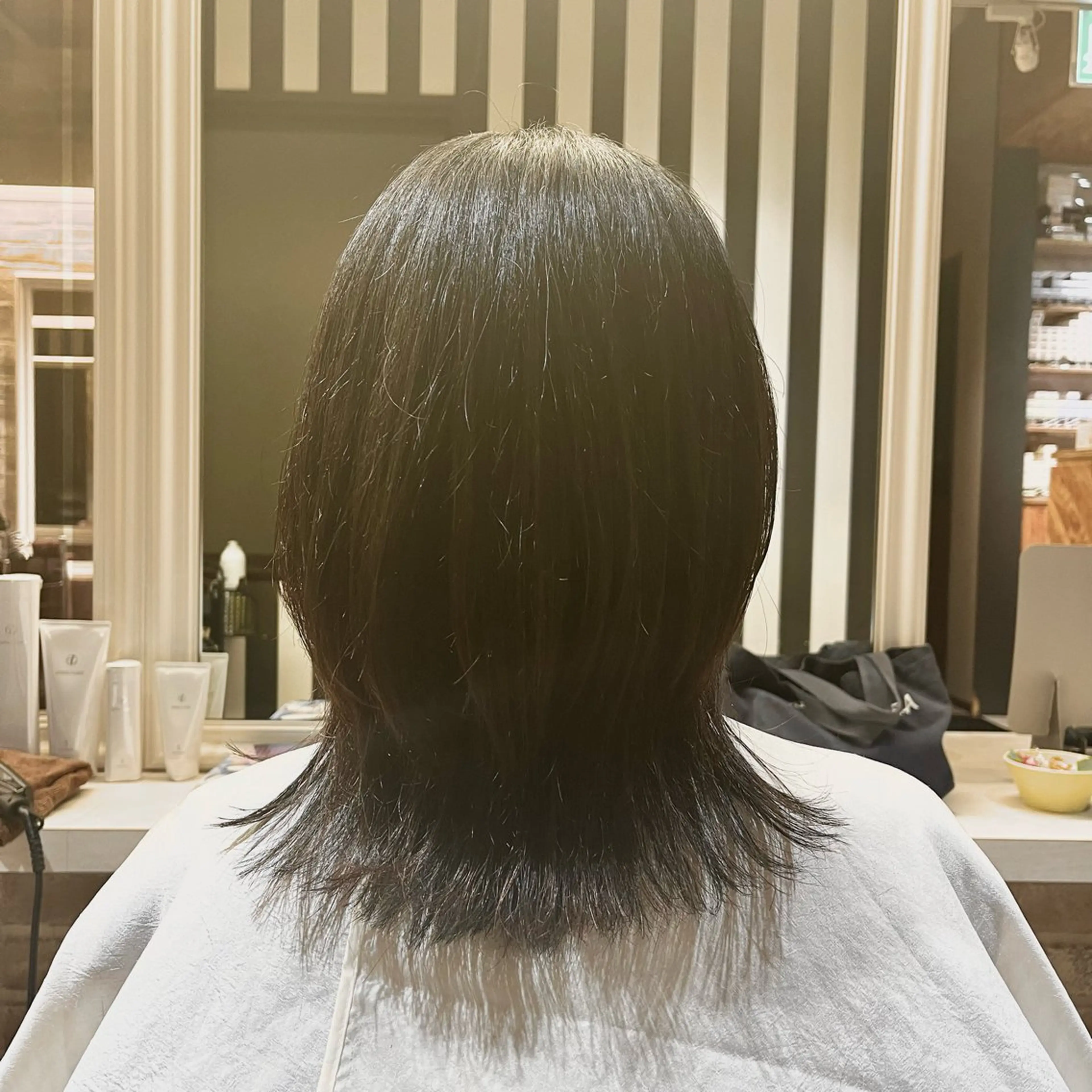 ミディアム カット 正司 奈瑠美のヘアスタイル