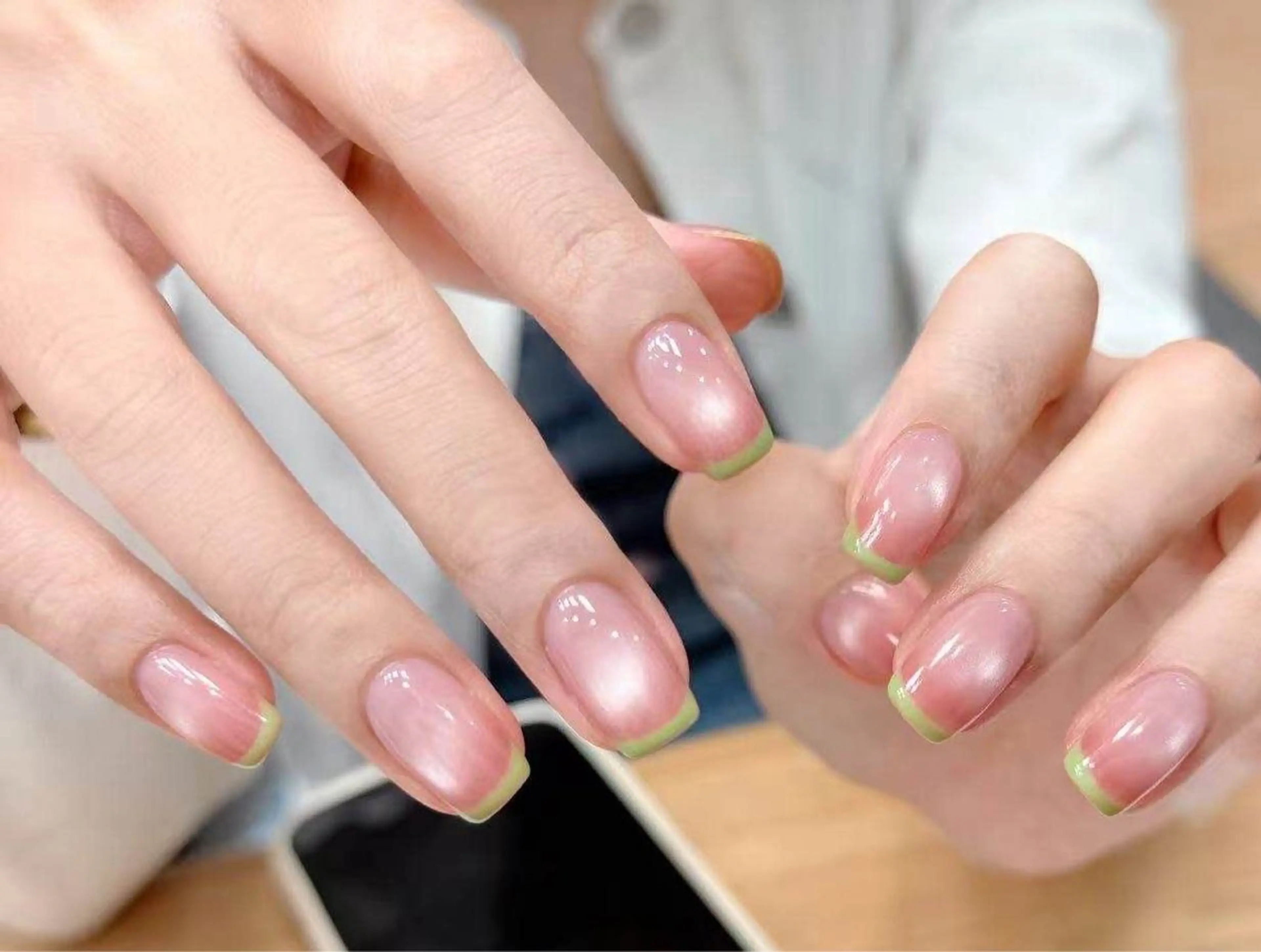 ネイル オーロラネイル フラワーネイル フットネイル フレンチネイル ジェルネイル ハンドネイル BabyYouMi nailのネイルデザイン