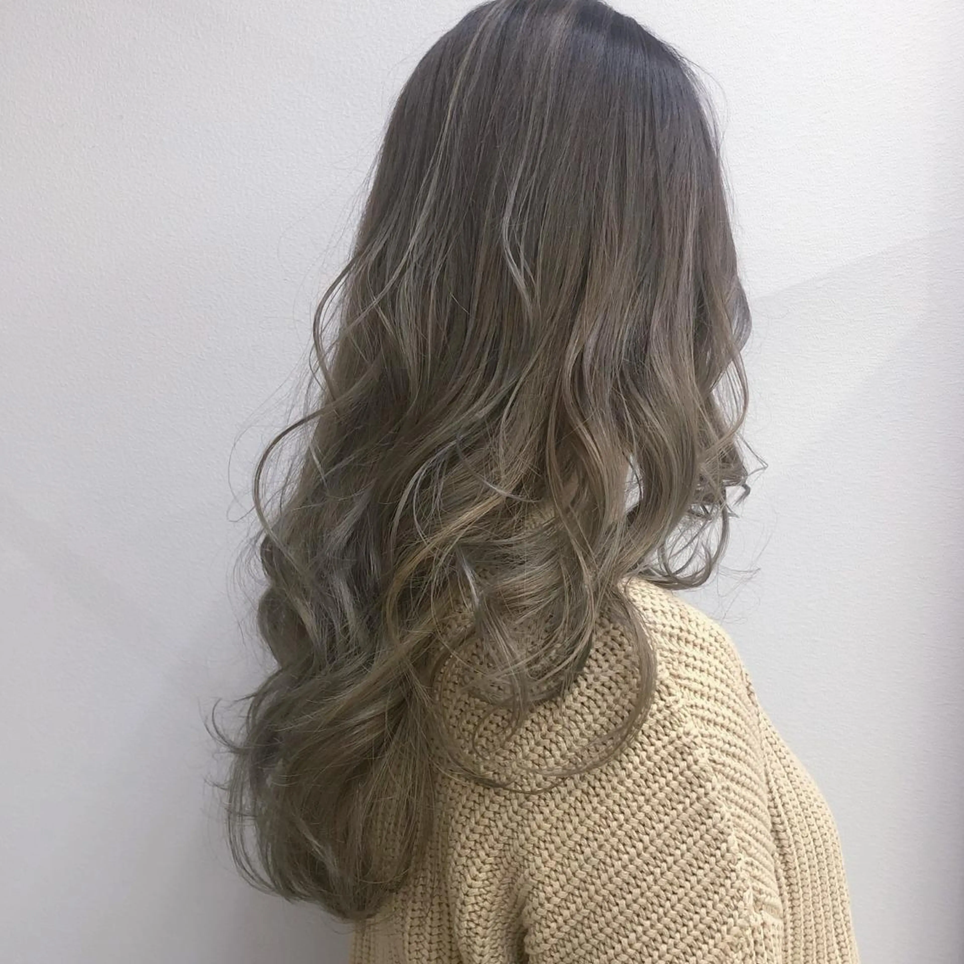 ロング カラー 高松 沙耶のヘアスタイル