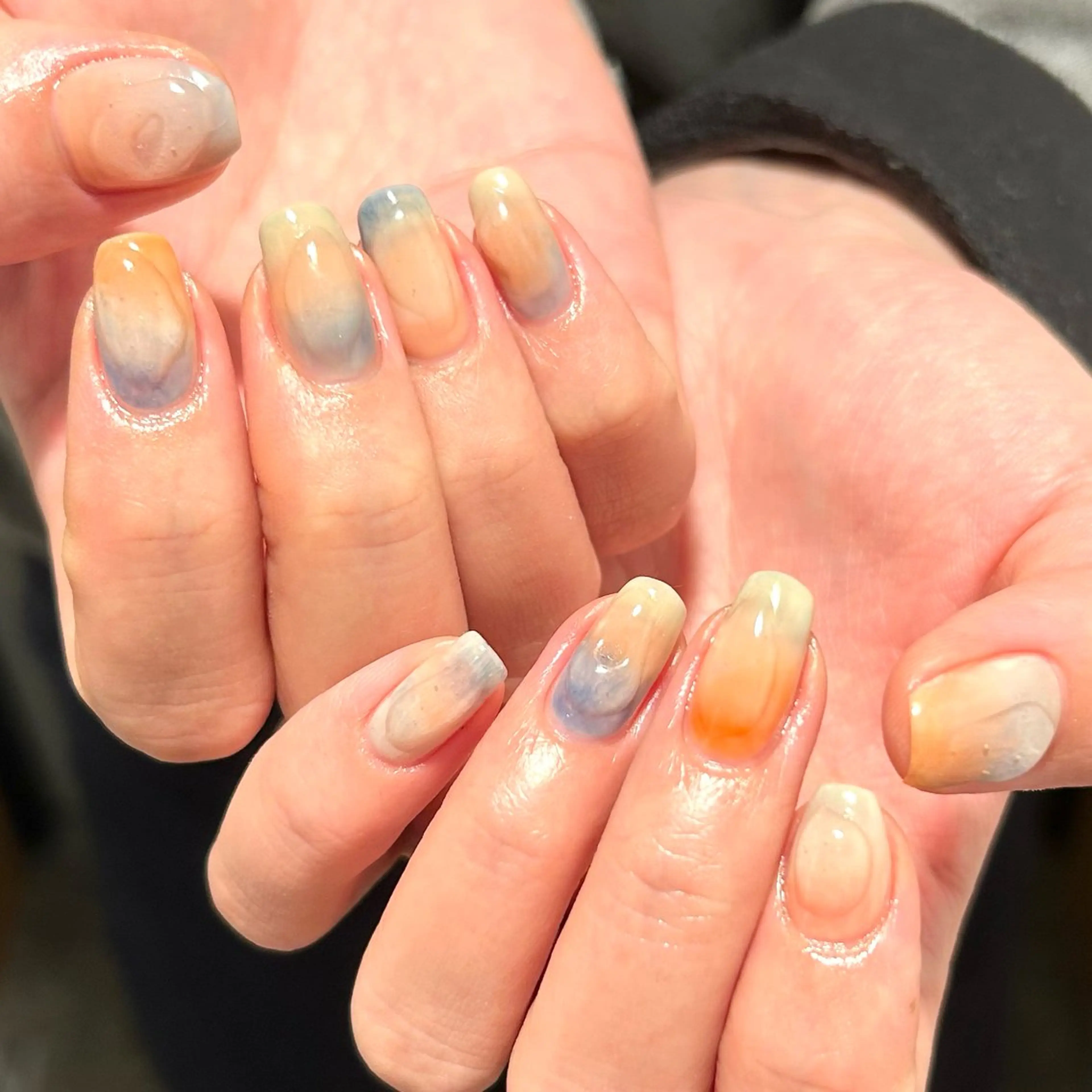 ネイル ニュアンスネイル shine'an fuka🌿🫧のネイルデザイン