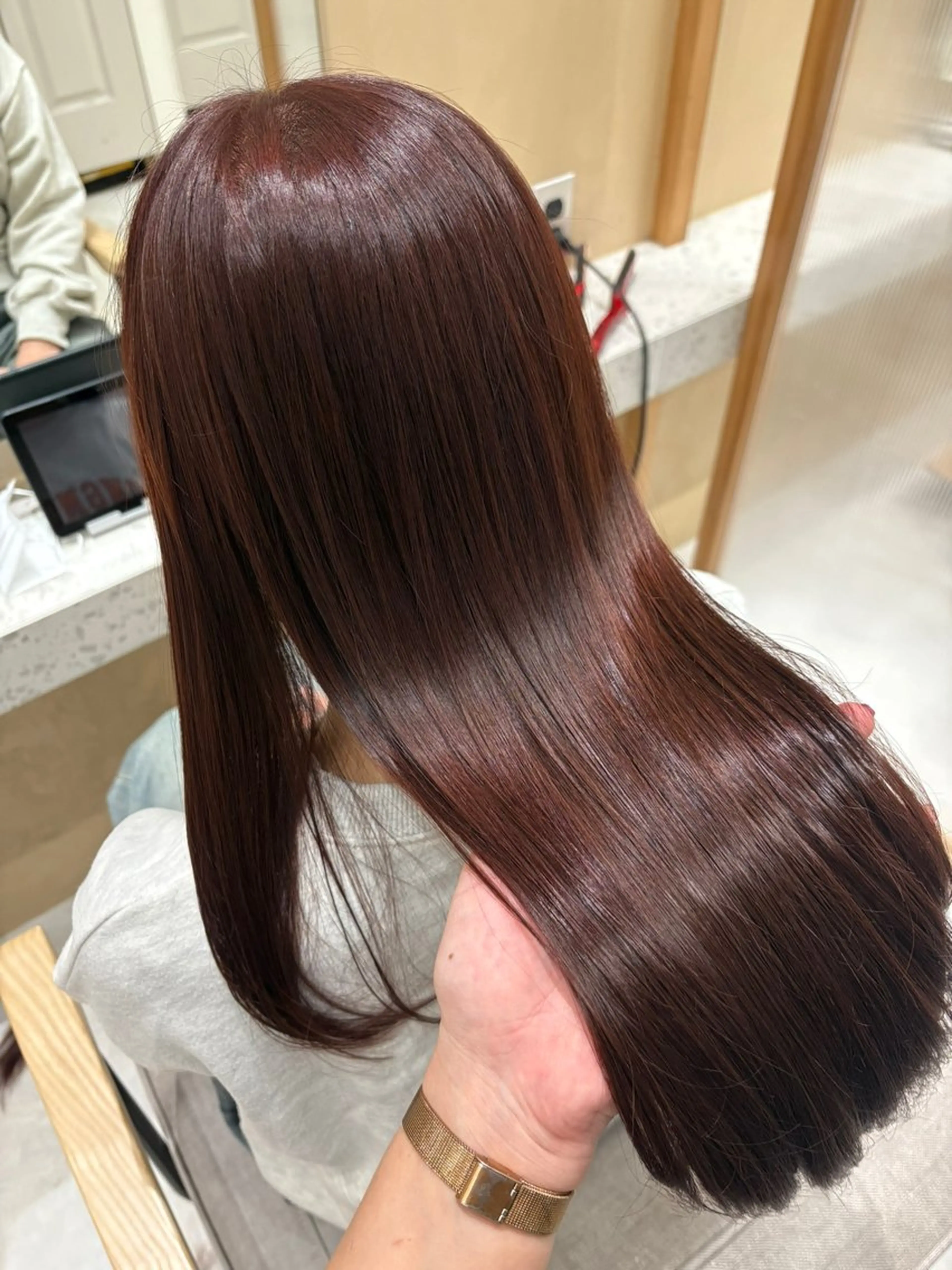 セミロング カラー ヘアアレンジ カット ヘアカラー トリートメント 暖色韓国ヘア🤍 保科侑花のヘアスタイル