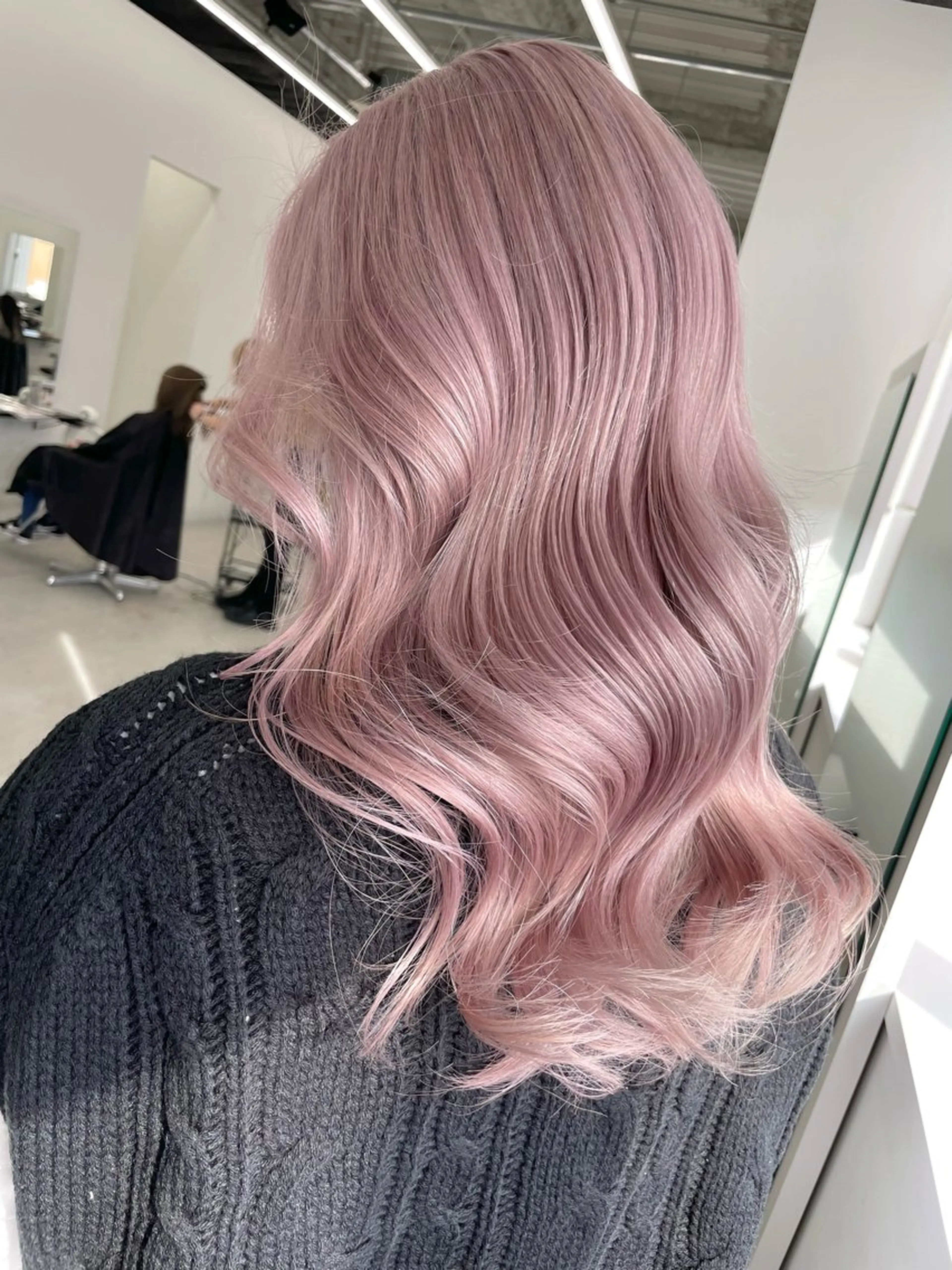 カラー ベージュカラー ハイトーンカラー ピンクカラー ピンクベージュ ヘアカラー 田中 莉香のヘアスタイル