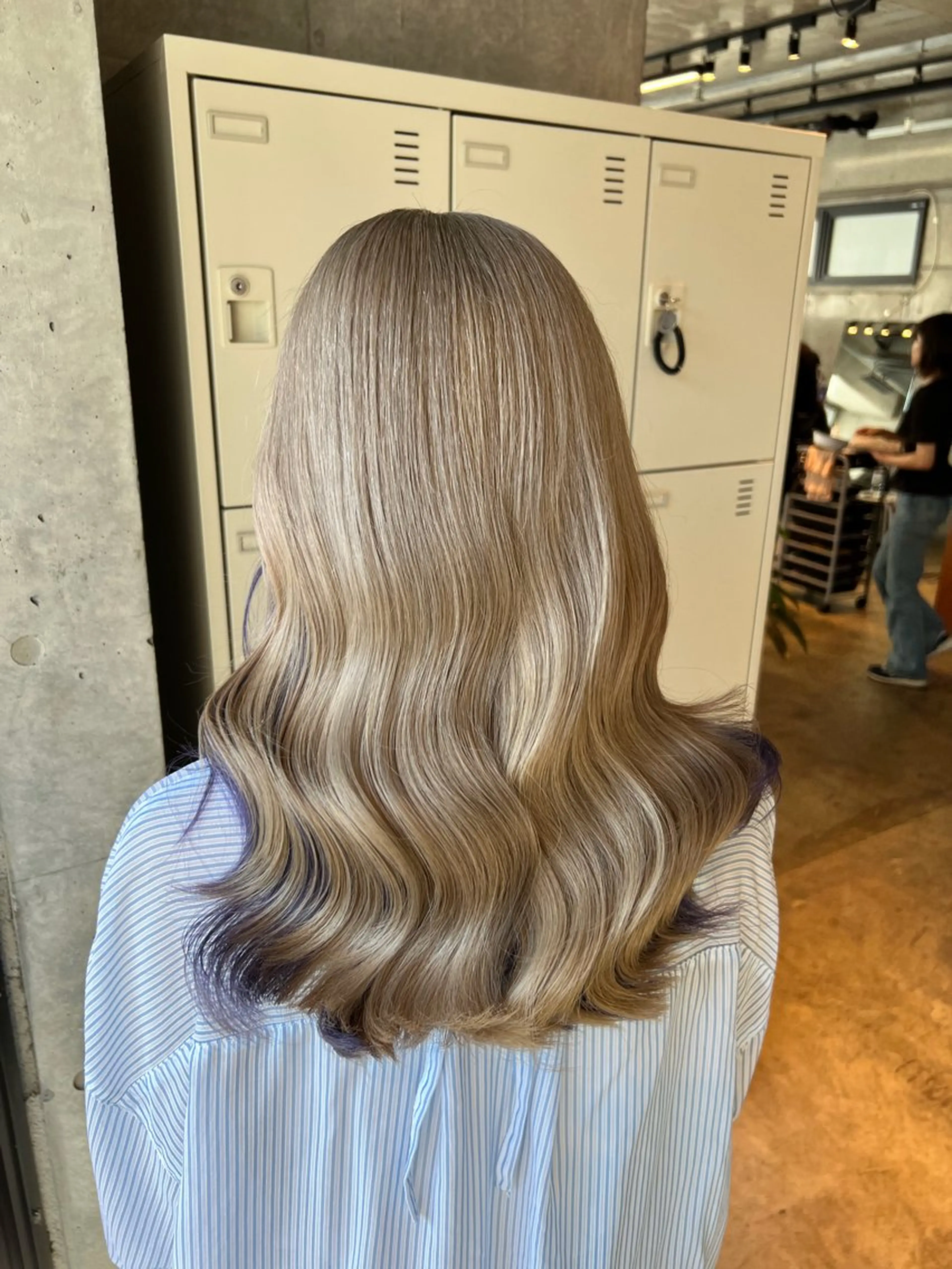 ロング カラー ブリーチ ブロンド レイヤー/グレージュ 渋谷表参道/小森波琉のヘアスタイル