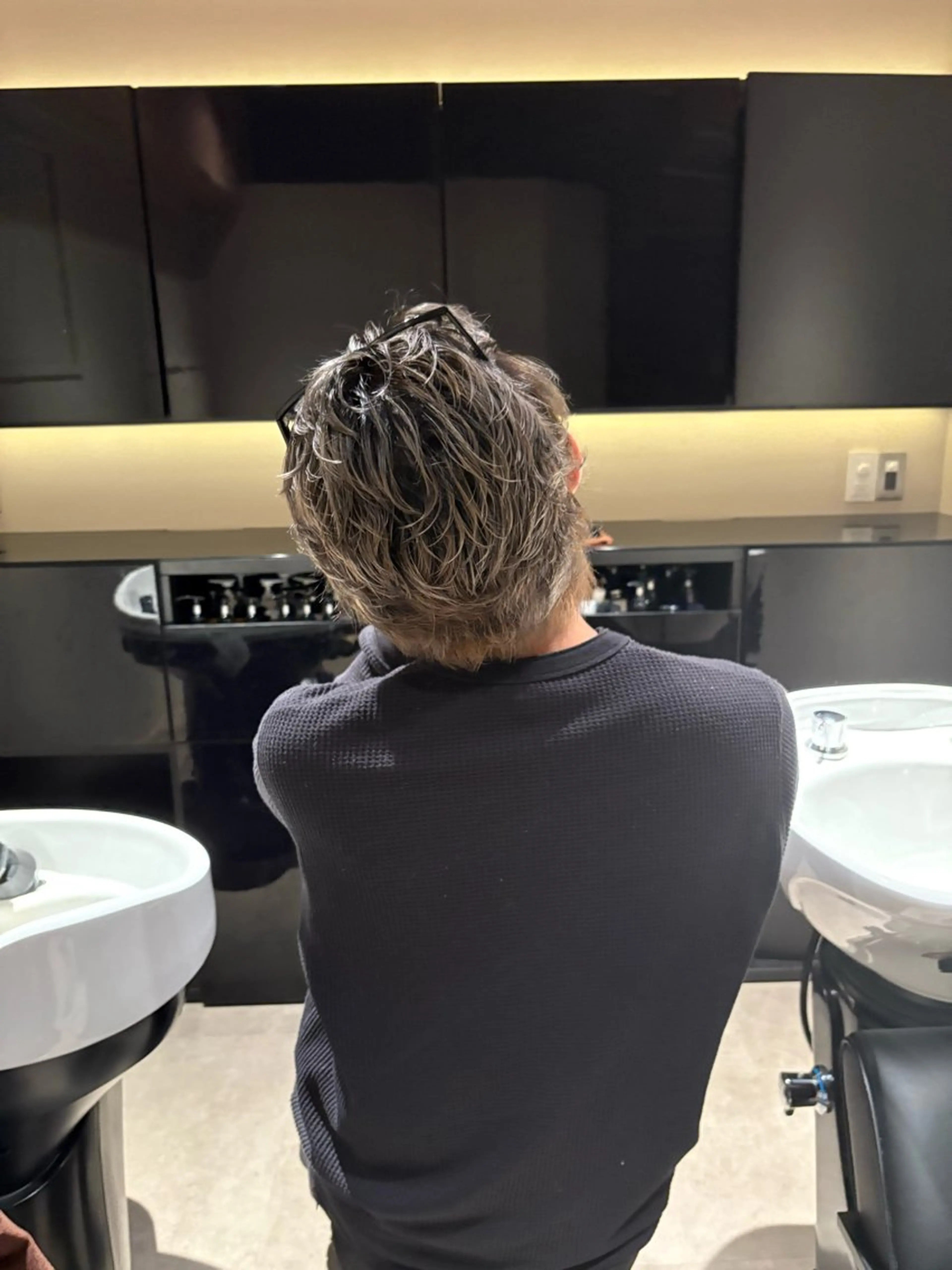 ショート カラー メンズ メンズパーマ デザインカラー ダブルカラー 髪質改善 縮毛矯正 ヘアカラー 海瑠万／メンズパーマ ／ブリーチ／フェードのヘアスタイル