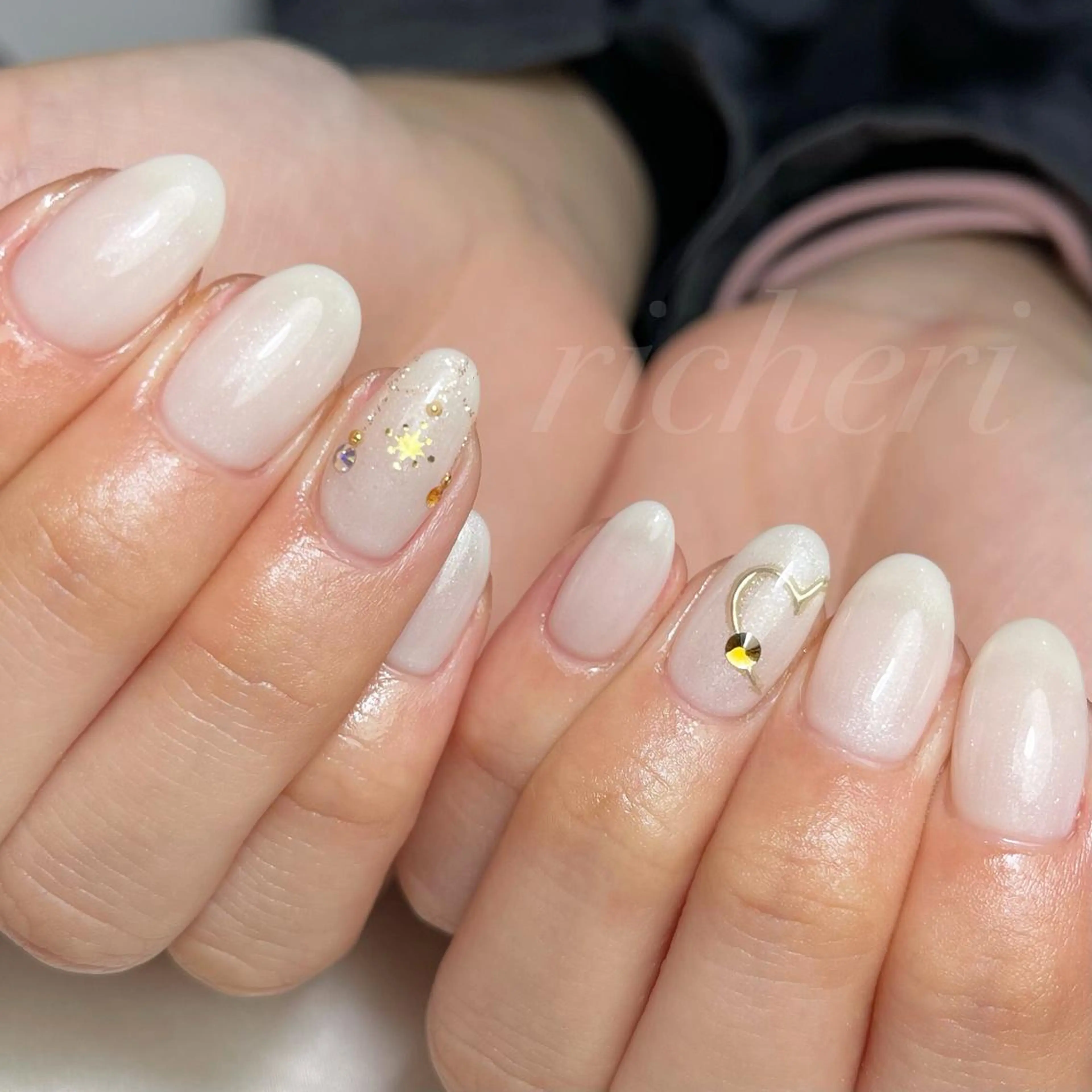 ミディアム ネイル ハンドネイル richeri beautyのエステ・リラクイメージ