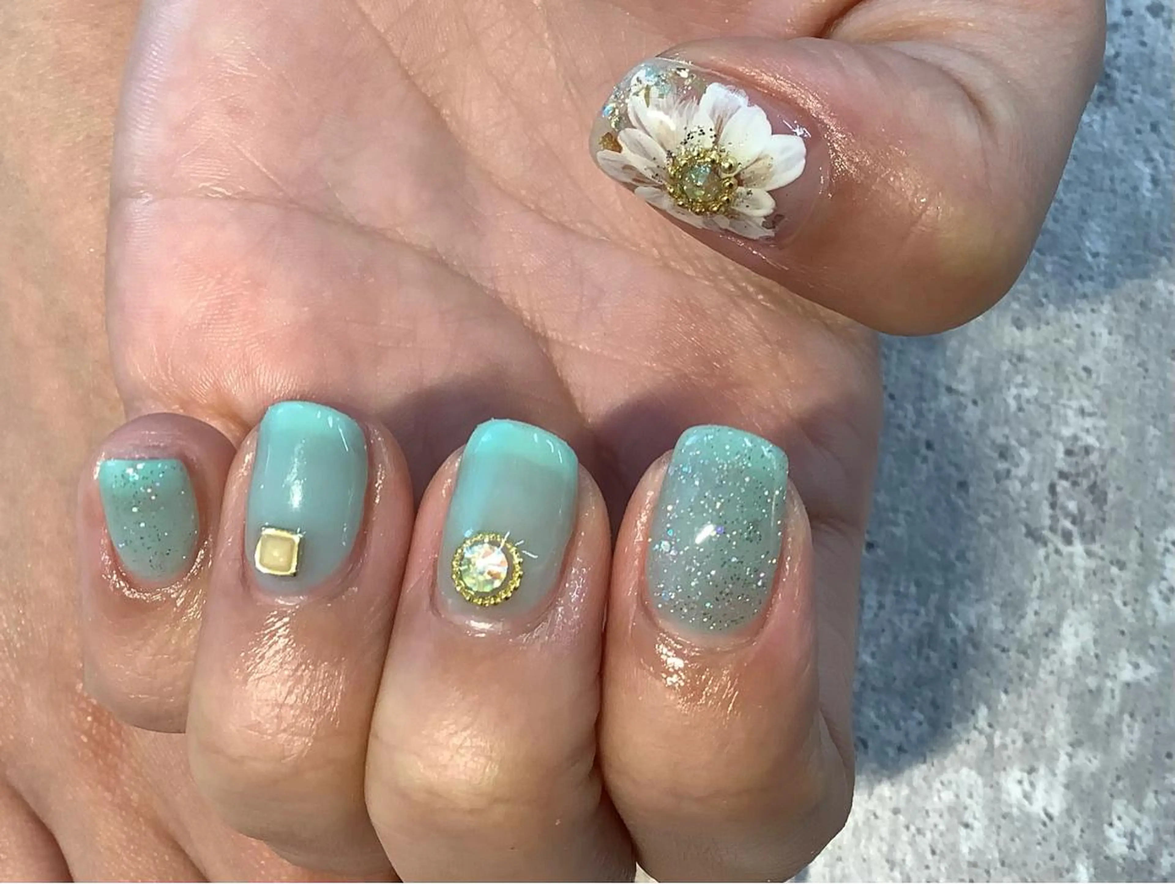 ネイル ラメ(グリッター) ストーンネイル ハンドネイル 横尾 麻里のネイルデザイン