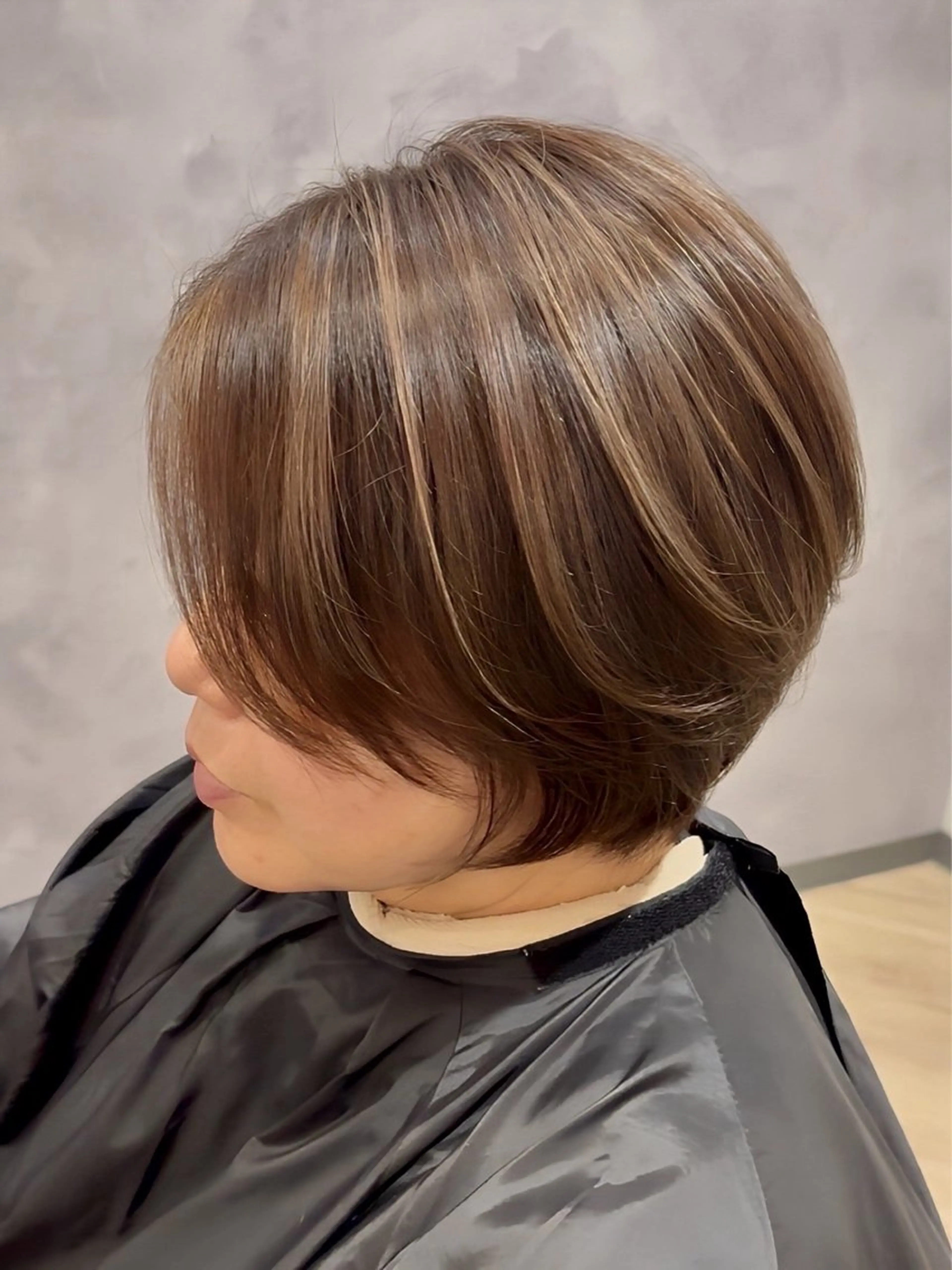 ショート ショートヘア ヘアカラー 阪急箕面駅 艶カラー/縮毛矯正のヘアスタイル