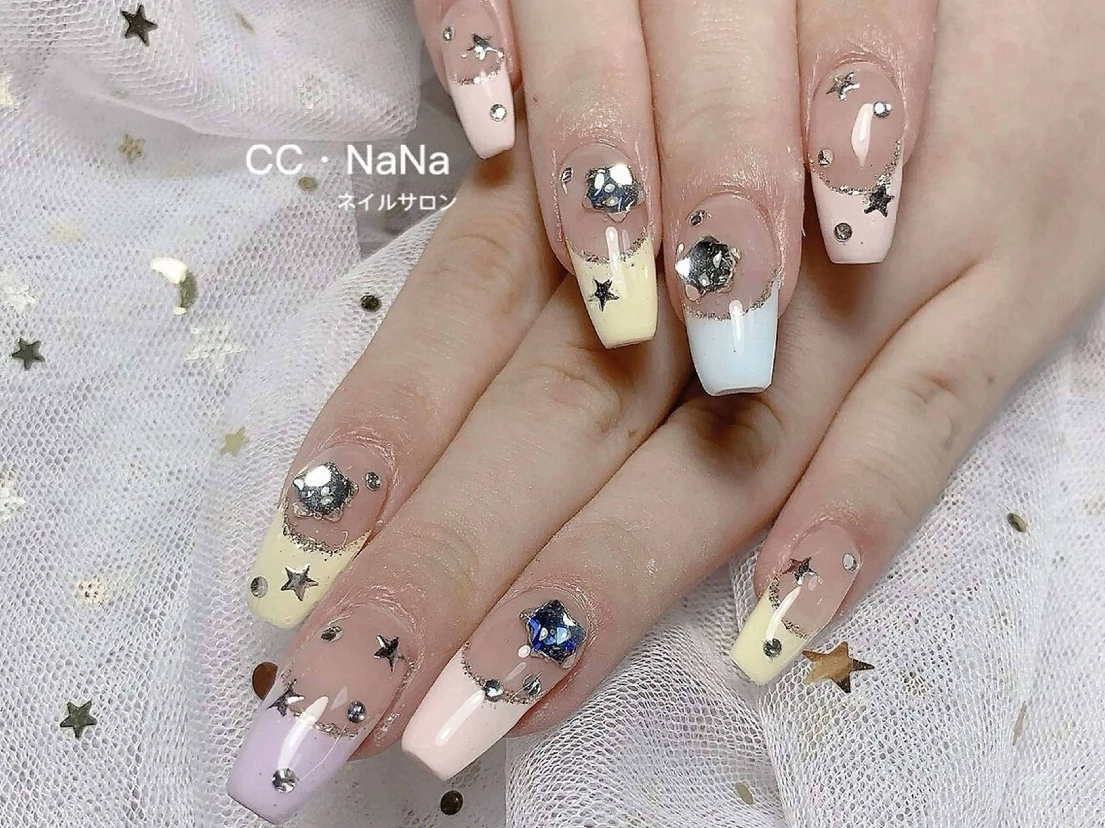 ネイル ゴージャス ハンドネイル 💎CC・NaNa 韓国風ネイル🌙Cのネイルデザイン