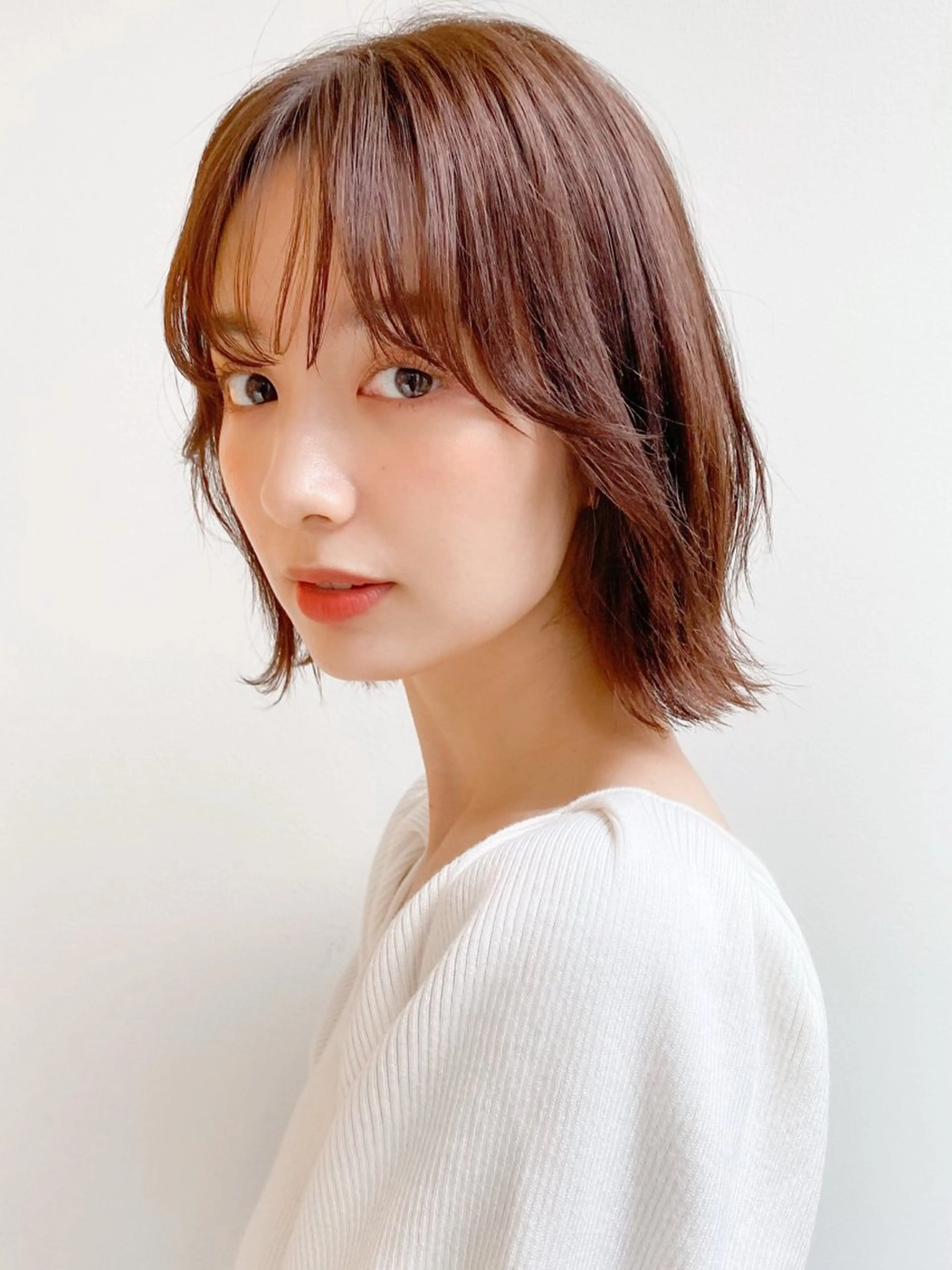 ミディアム ボブ 外ハネヘア 縮毛矯正 カット ヘアカラー 縮毛矯正 トリートメント レイヤー×髪質改善✨ 渋谷/佐藤侑哉のヘアスタイル