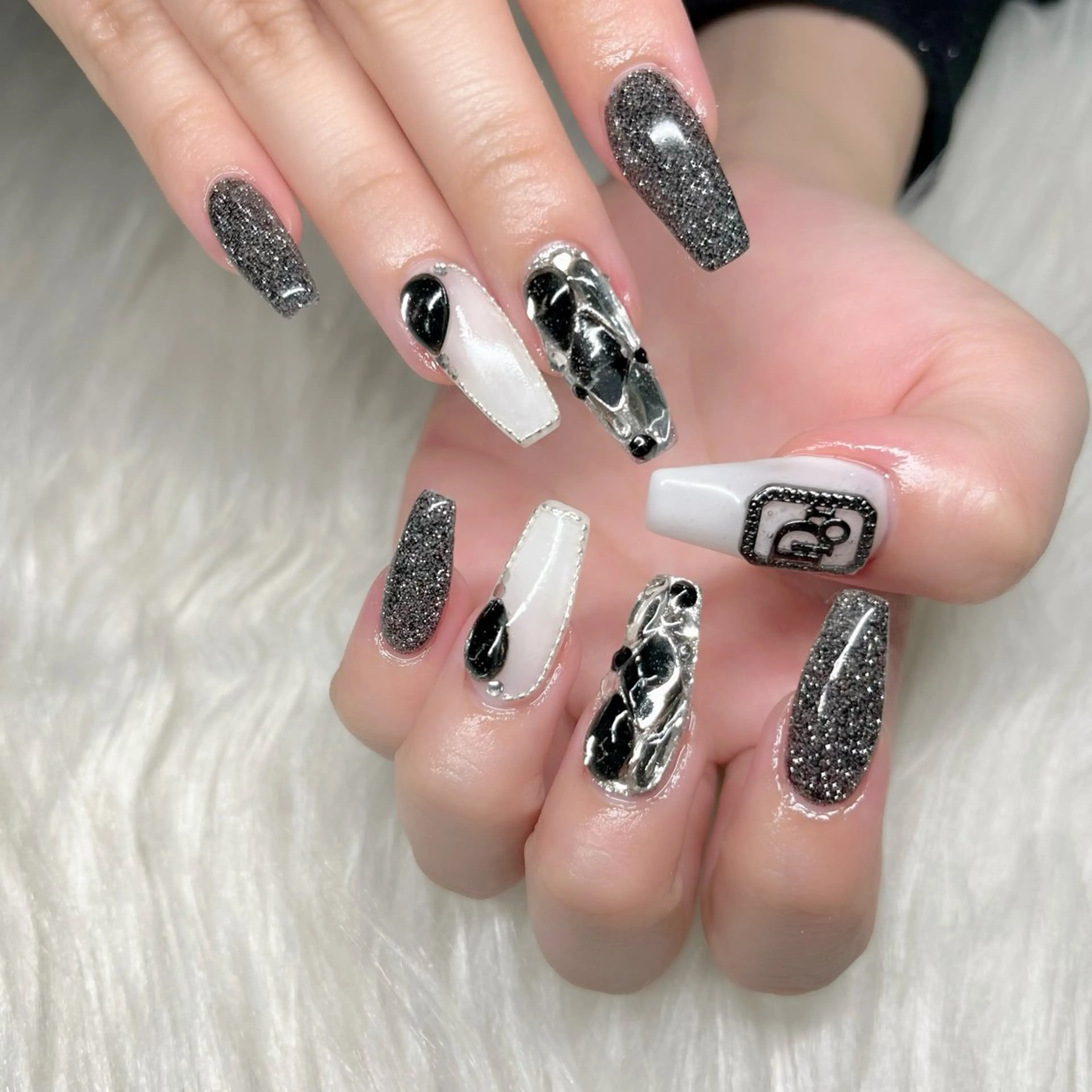 ネイル ハンドネイル Miki 本町駅｜💅‎🤍のネイルデザイン