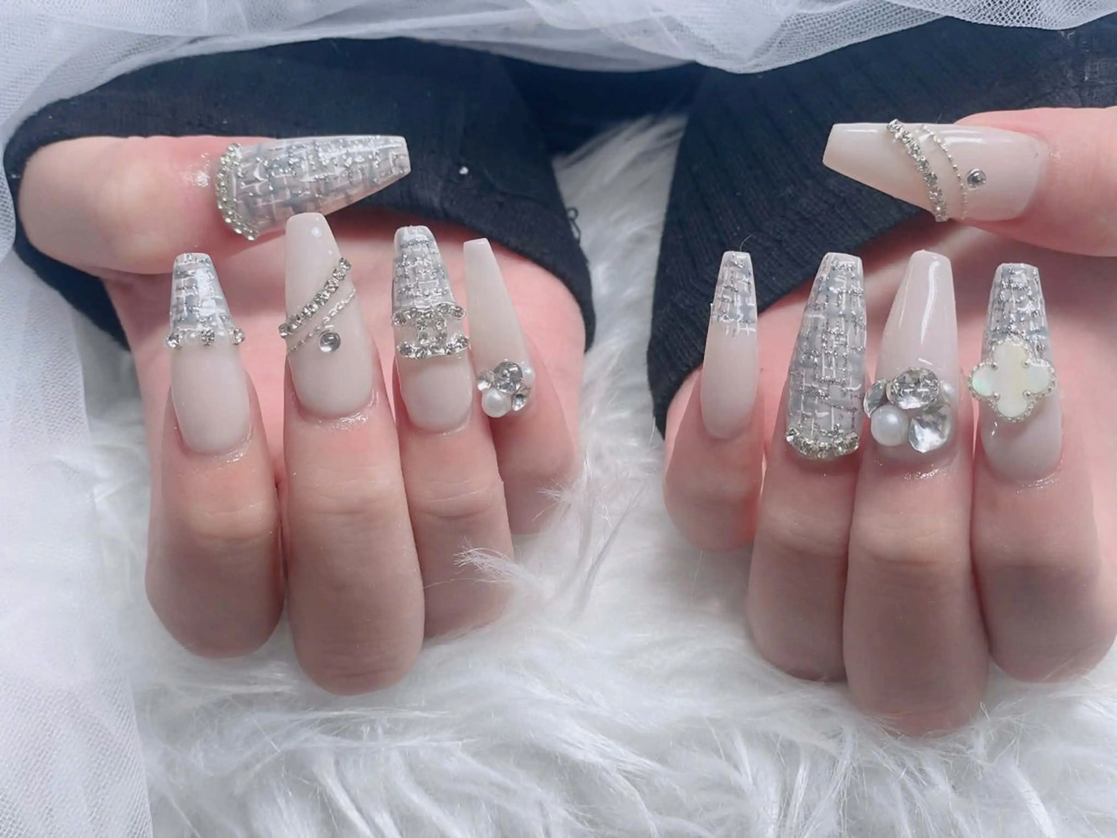 ネイル オーロラネイル フレンチネイル ジェルネイル ハロウィン キラキラネイル ハンドネイル H.baby Nail Salonのネイルデザイン