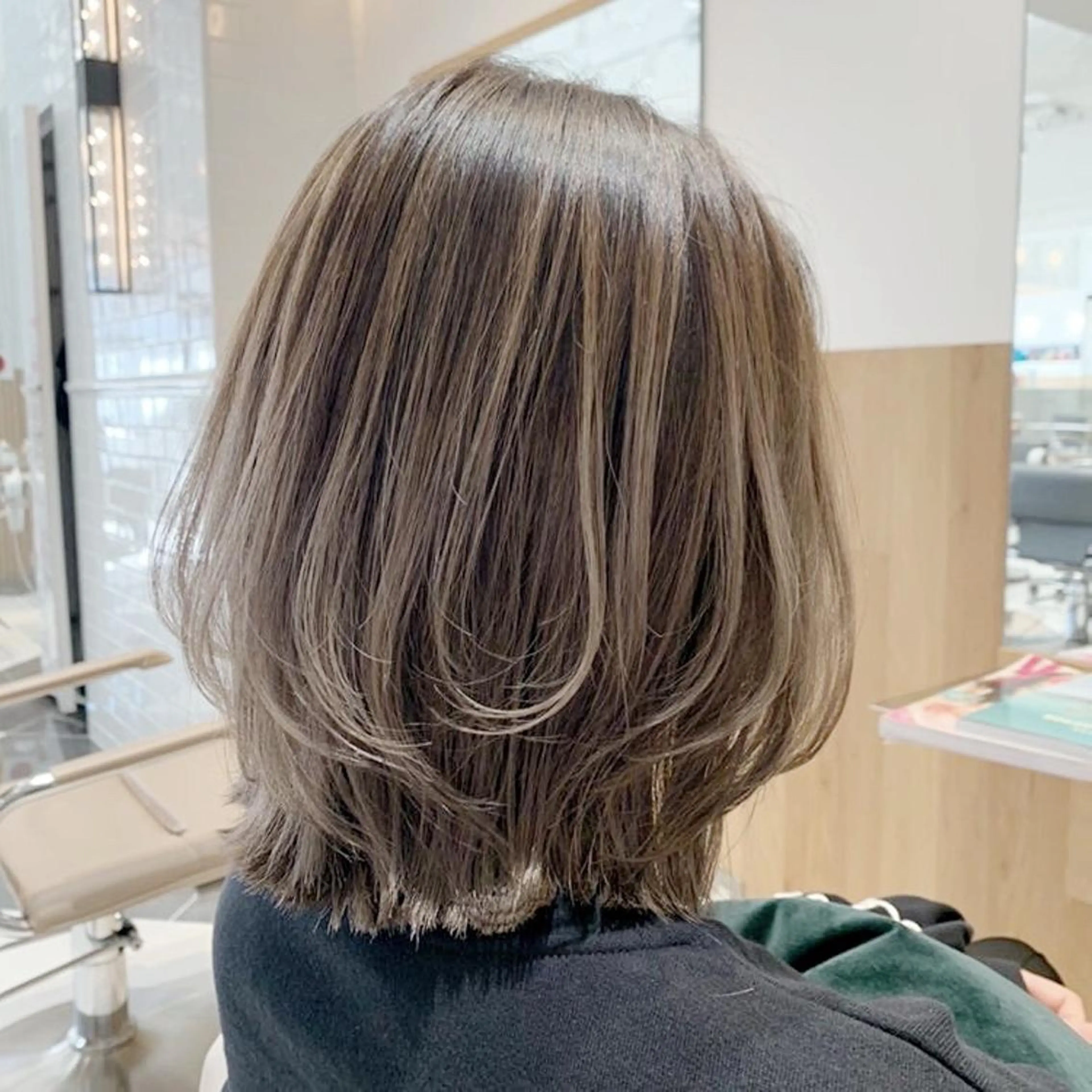 ミディアム カラー バレイヤージュ ベージュカラー ブリーチ 透明感カラー デザインカラー カット ヘアカラー ボブ/ハイトーン 福生Radix 下田のヘアスタイル