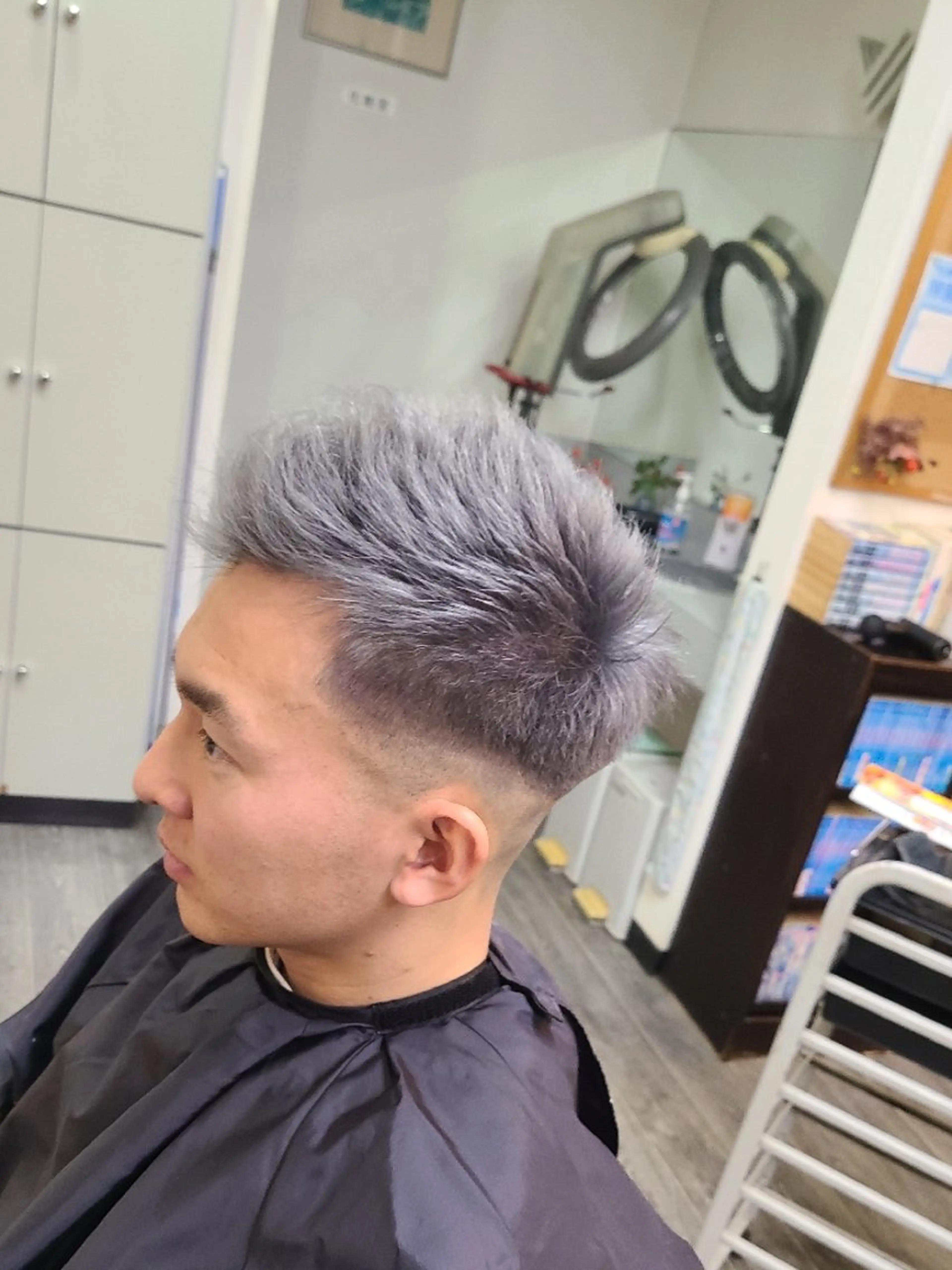 ショート カラー メンズ 荒井 琢人のヘアスタイル