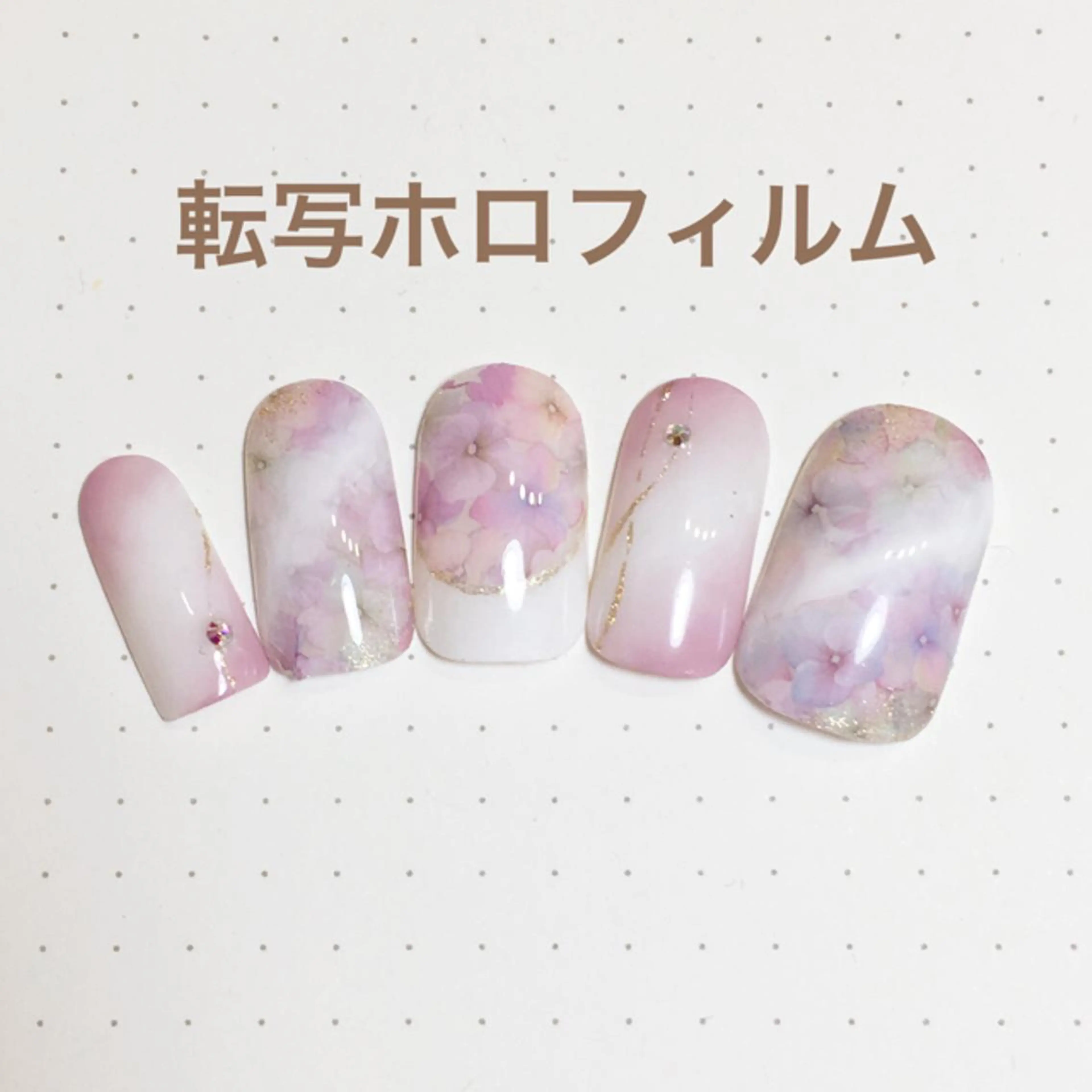 ネイル ジェルネイル グラデーション ホワイト ネイリスト aicoのネイルデザイン