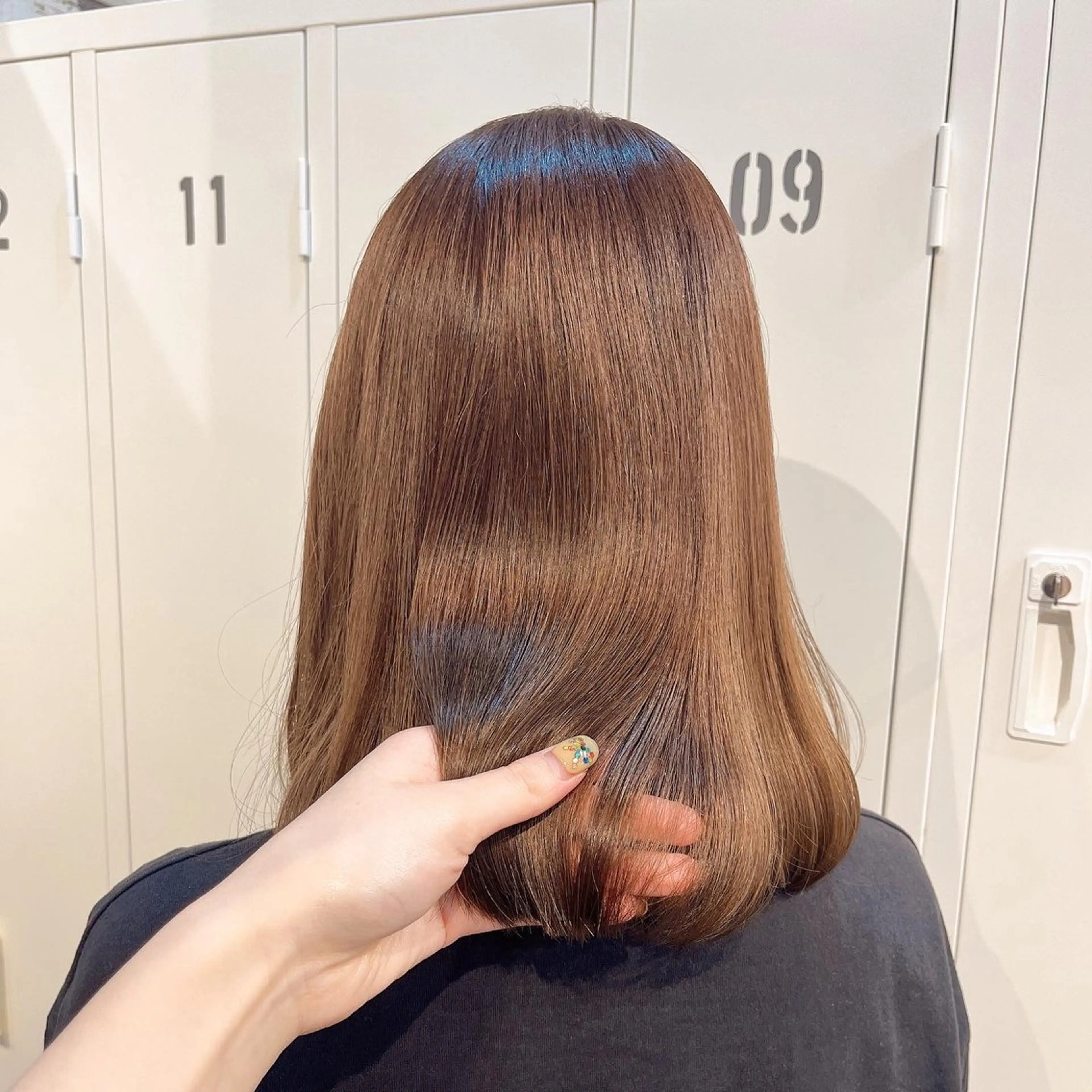 ミディアム カラー ベージュカラー haruka 🩶のヘアスタイル