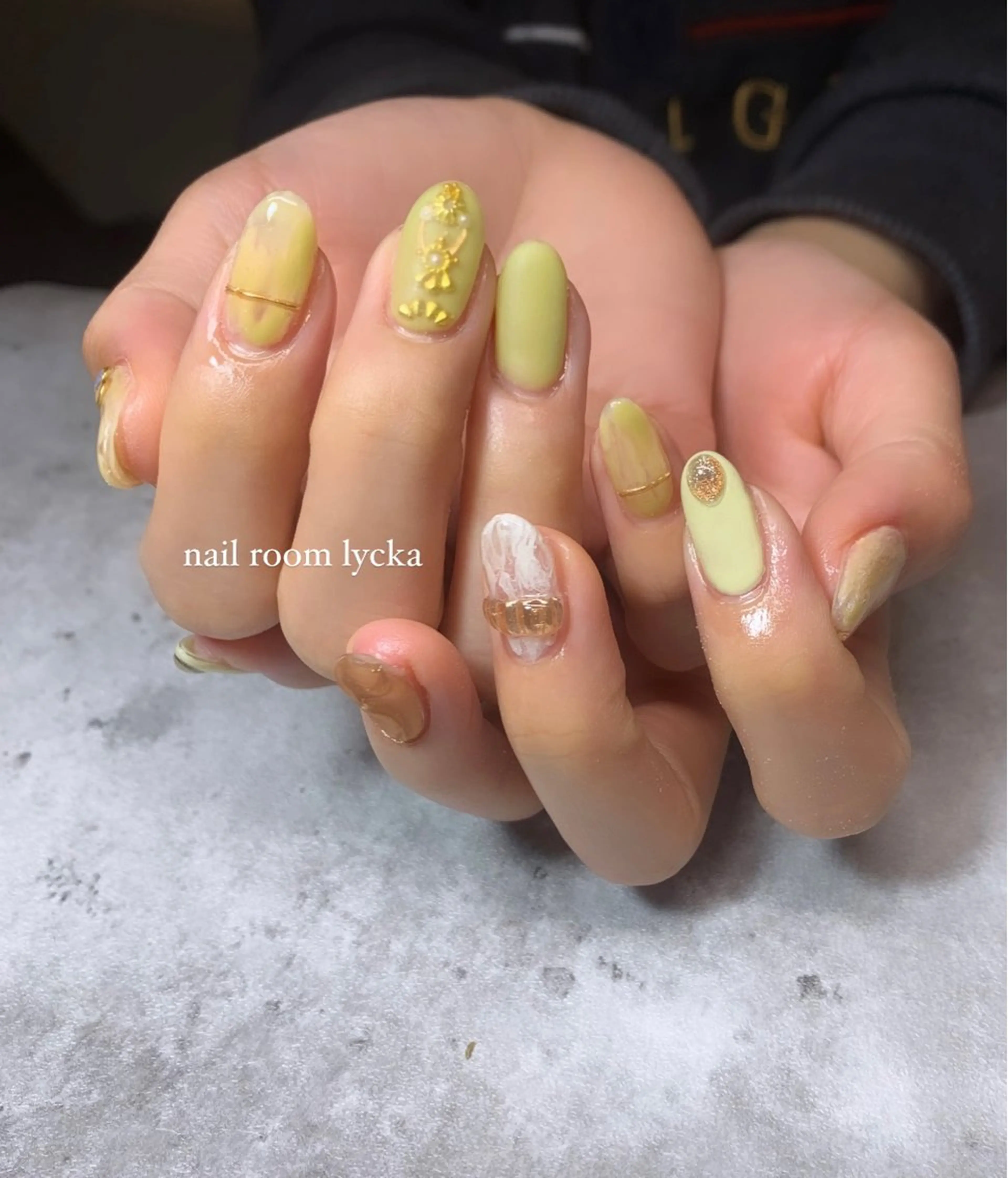 ネイル ﾈｲﾙﾙｰﾑﾘｯｶ 𝐦𝐚𝐲𝐮のネイルデザイン