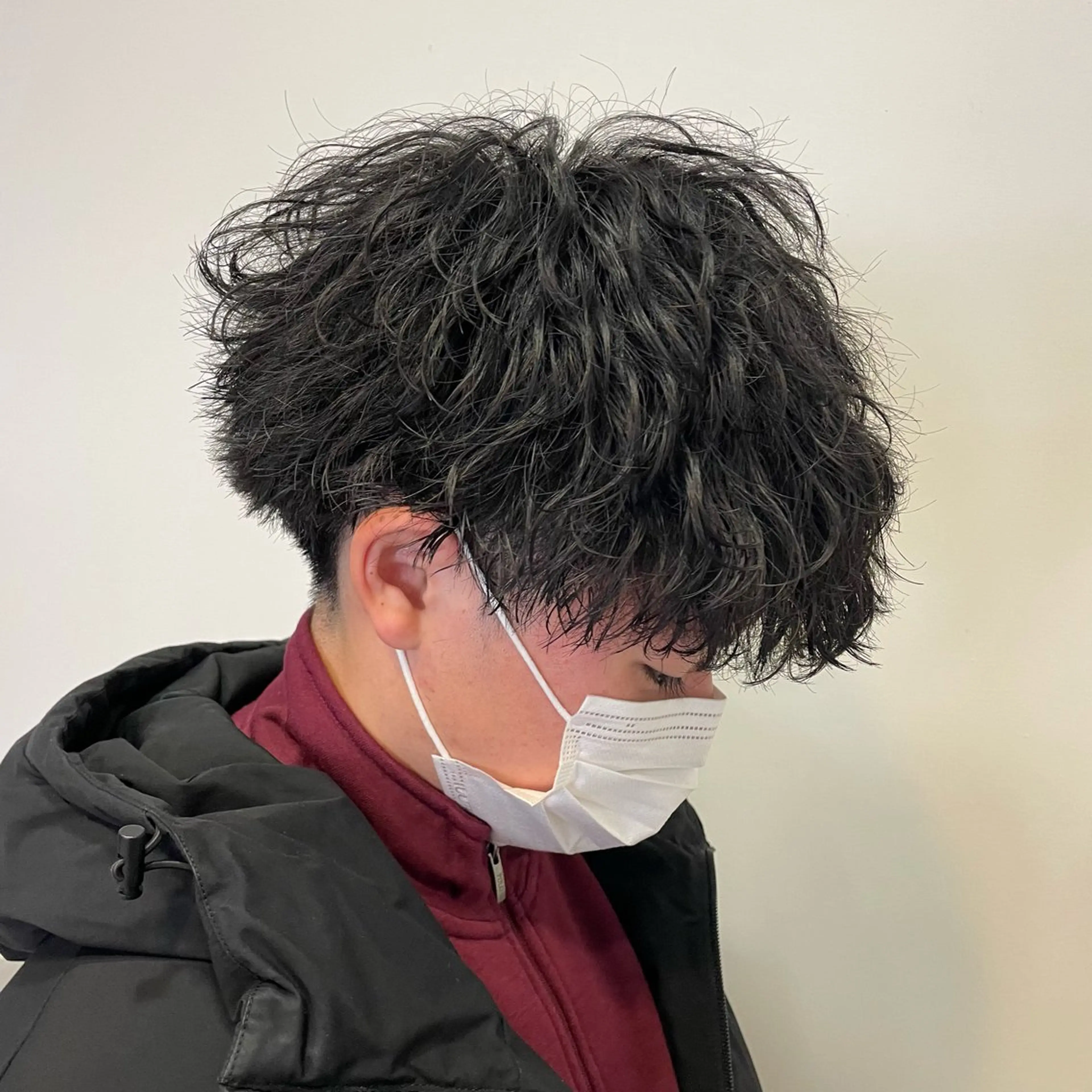 パーマ メンズ カット パーマ ヘアセット ラウンドマッシュ/ フェザーショート大阪のヘアスタイル