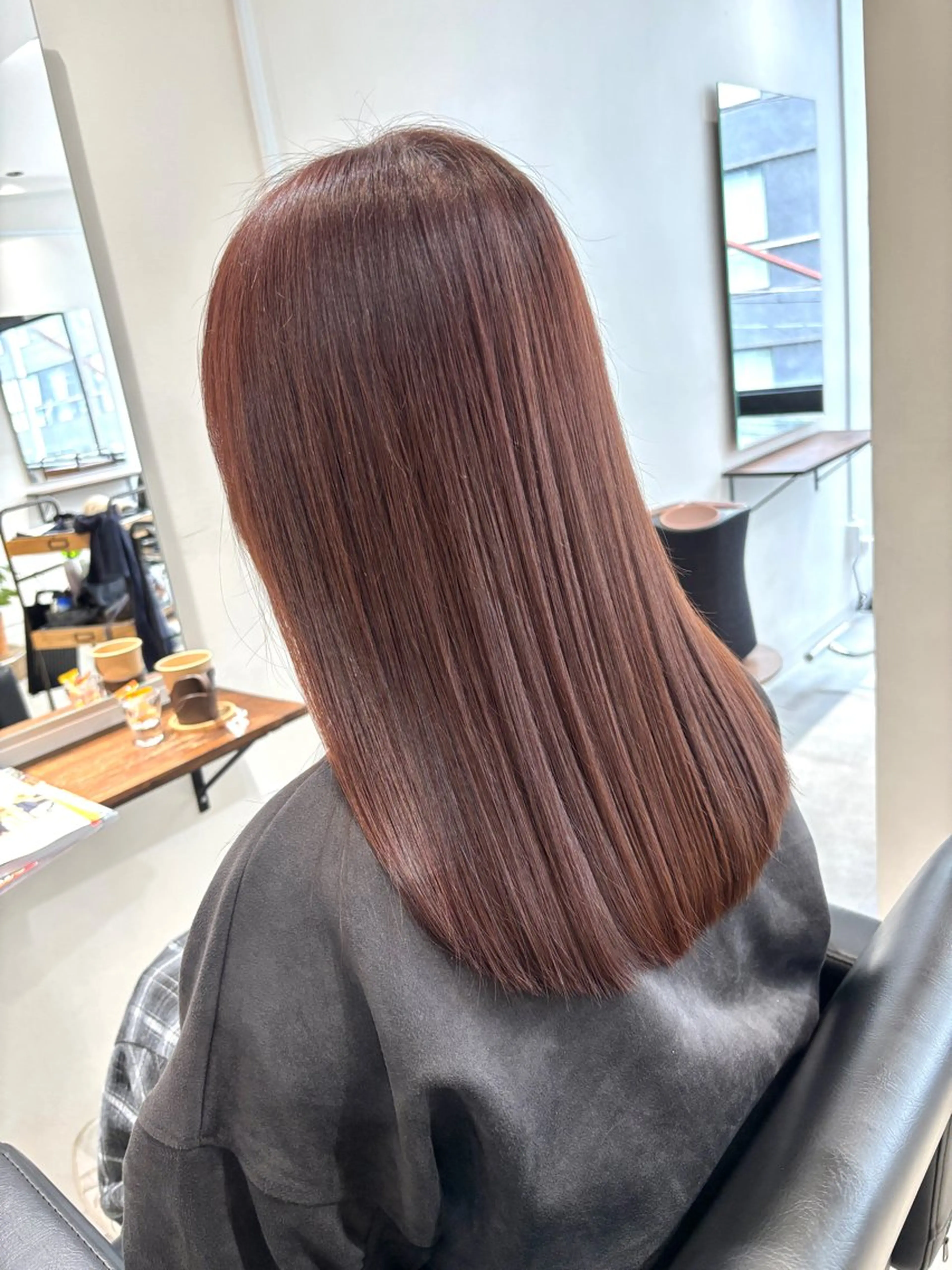 ミディアム カラー 髪質改善 縮毛矯正 トリートメント カット ヘアカラー トリートメント KINI 髪質改善＆艶髪のヘアスタイル