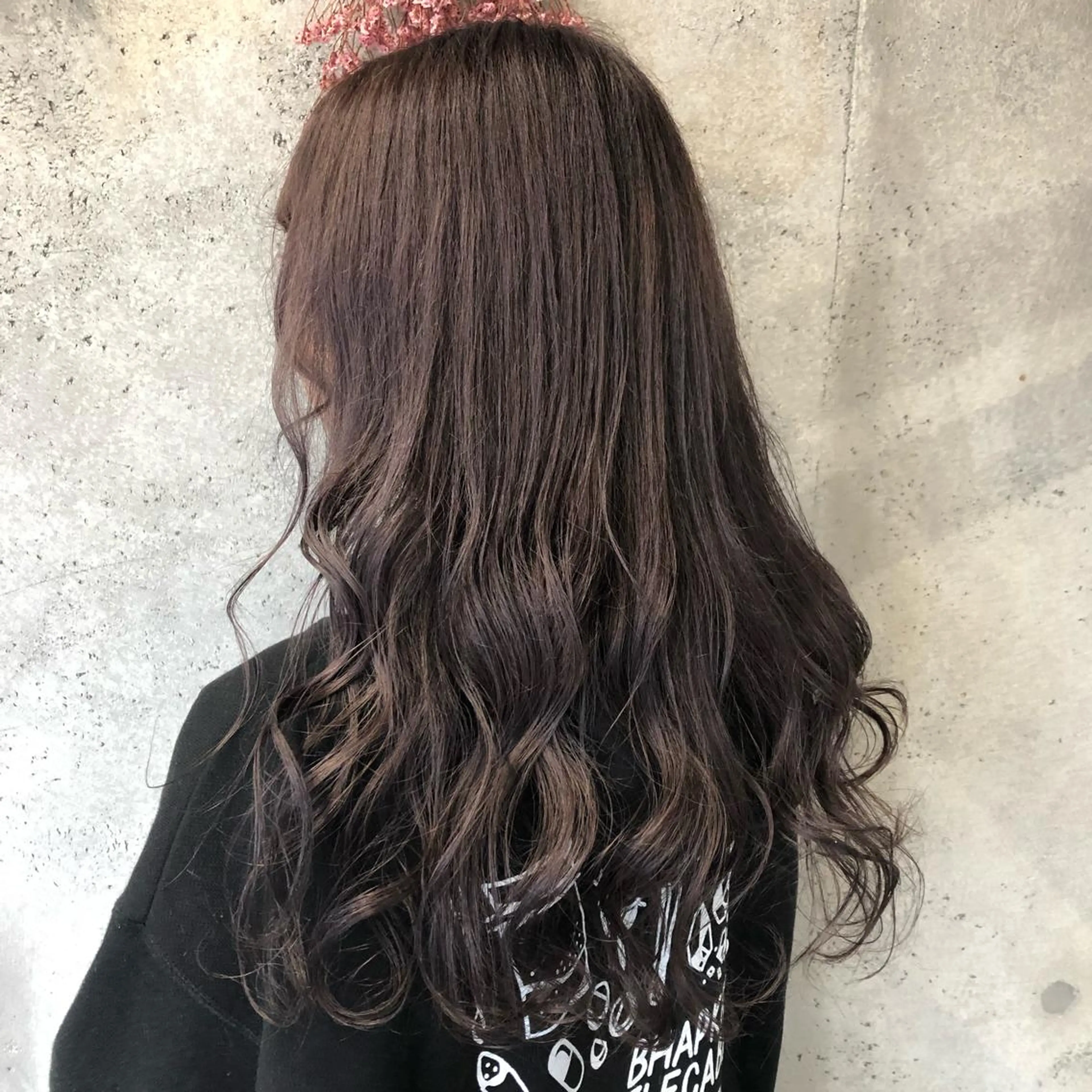 ロング カラー ベージュカラー バイオレットカラー wakana 【ブリーチカラー】のヘアスタイル