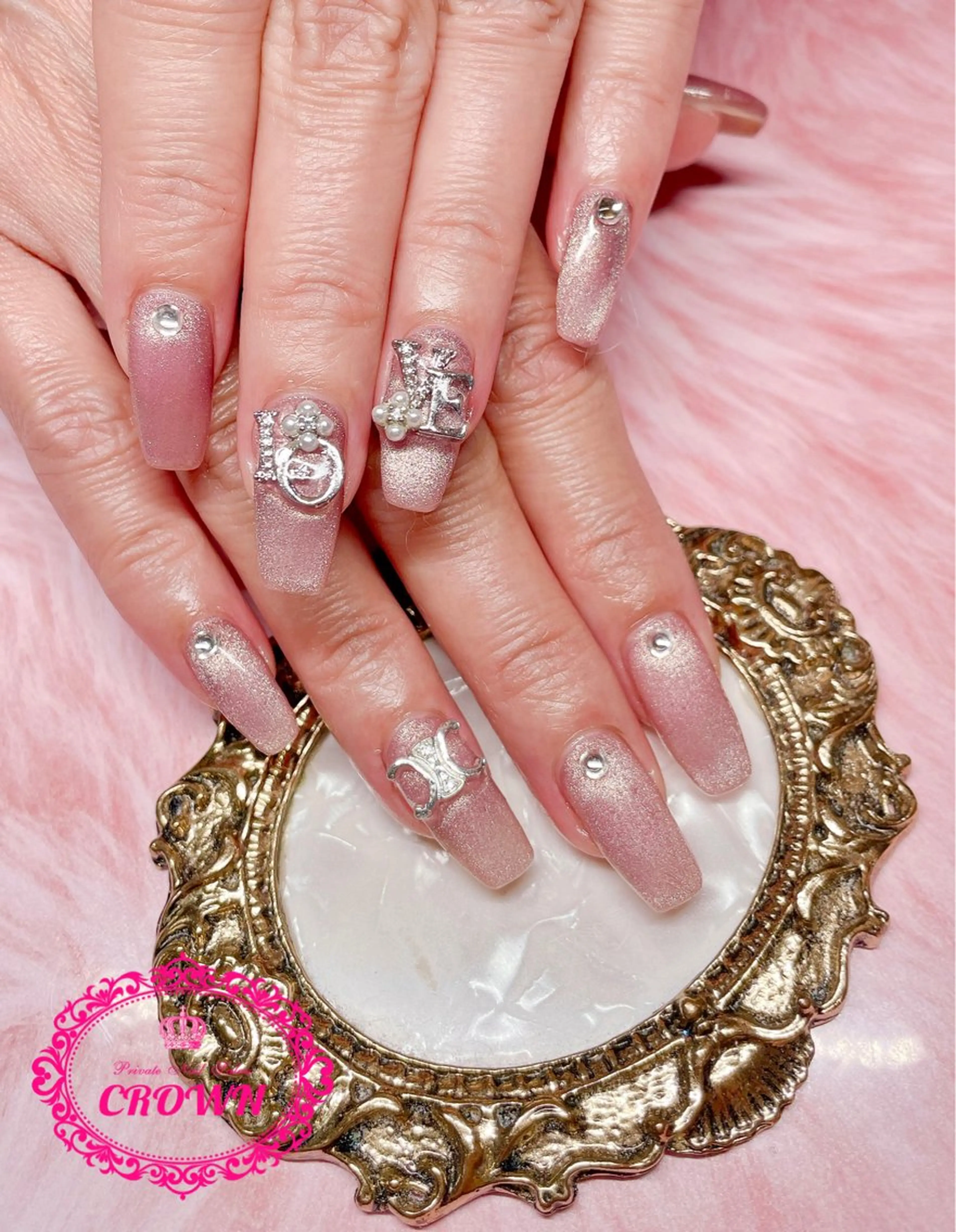 ネイル CROWN プライベートサロンのネイルデザイン