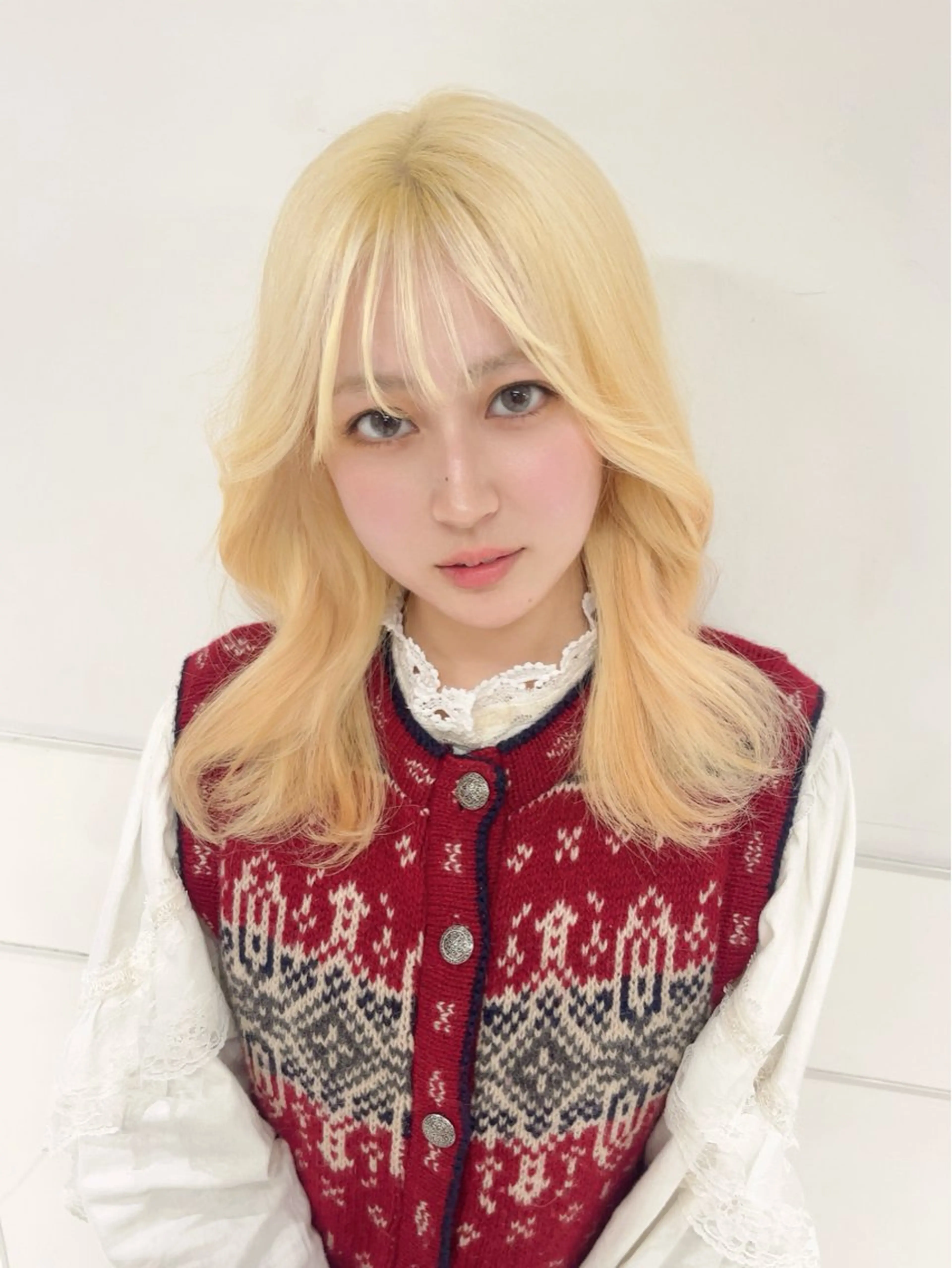 セミロング カラー 抜きっぱなしブロンド ブロンド りおな/髪質改善/ カラー /平尾のヘアスタイル