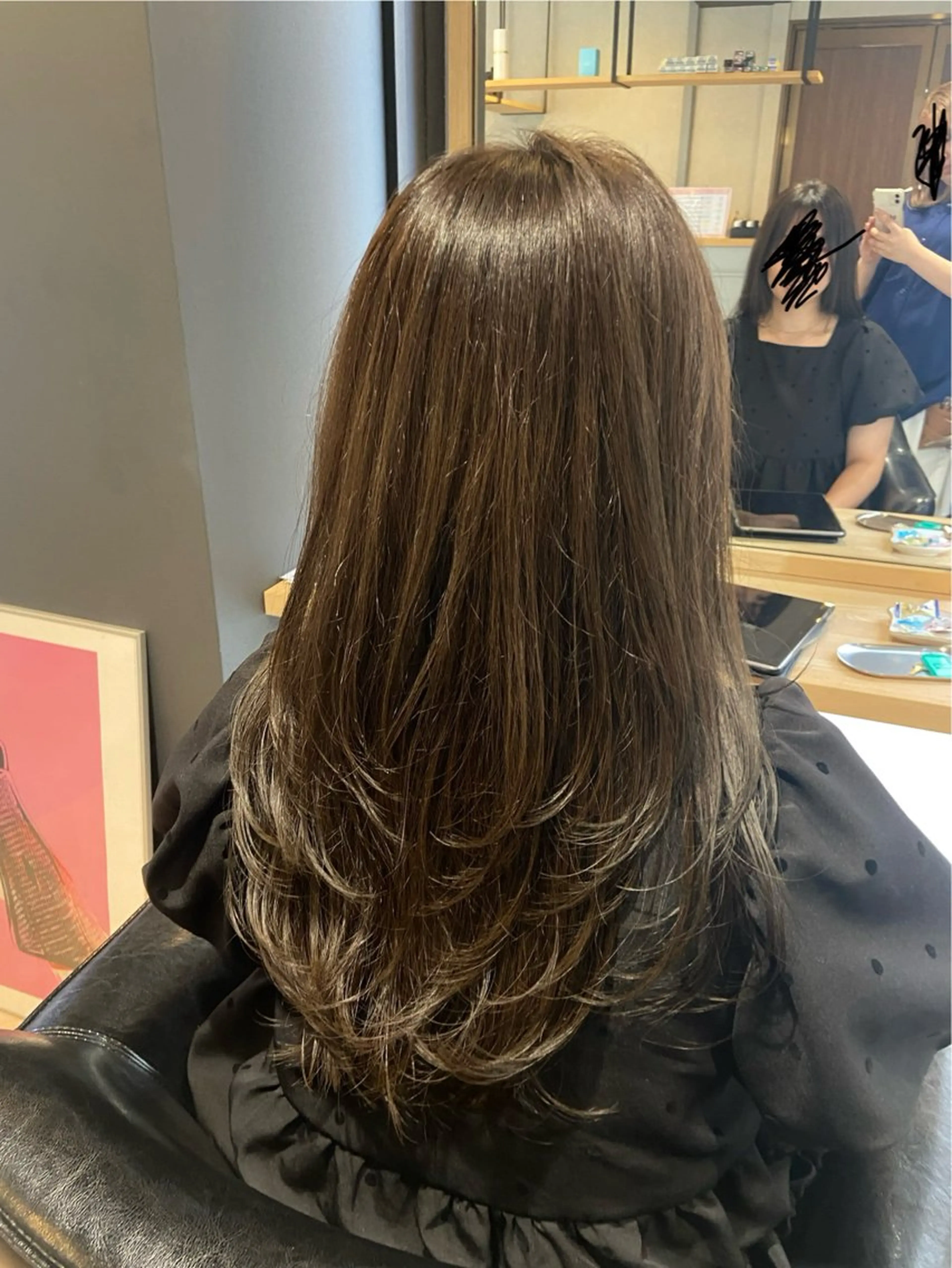 セミロング レイヤーカット ELLE&SALLY 石野のヘアスタイル