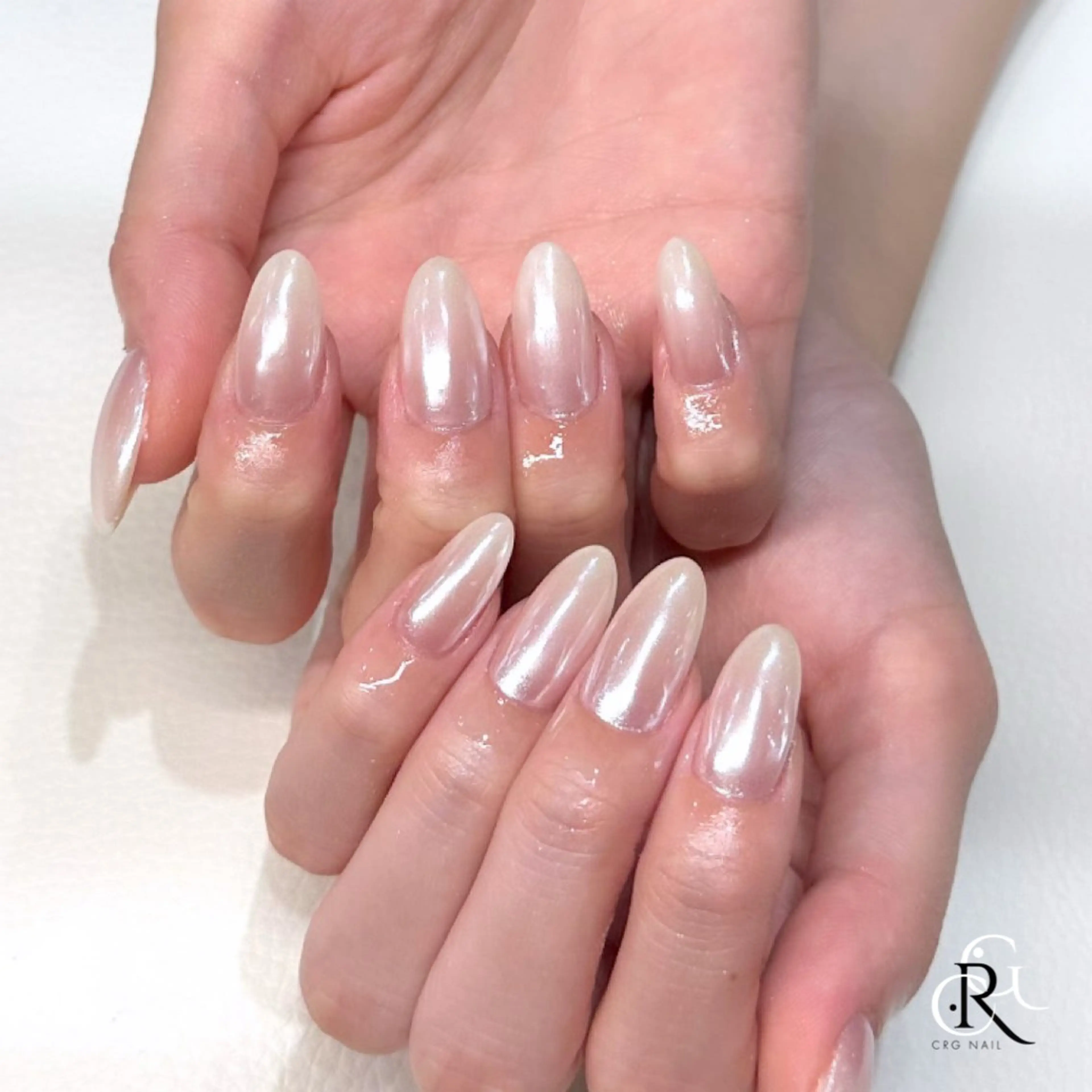 ネイル ミラーネイル ホワイト ハンドネイル 美フォルム✨ CRG　RURIのネイルデザイン
