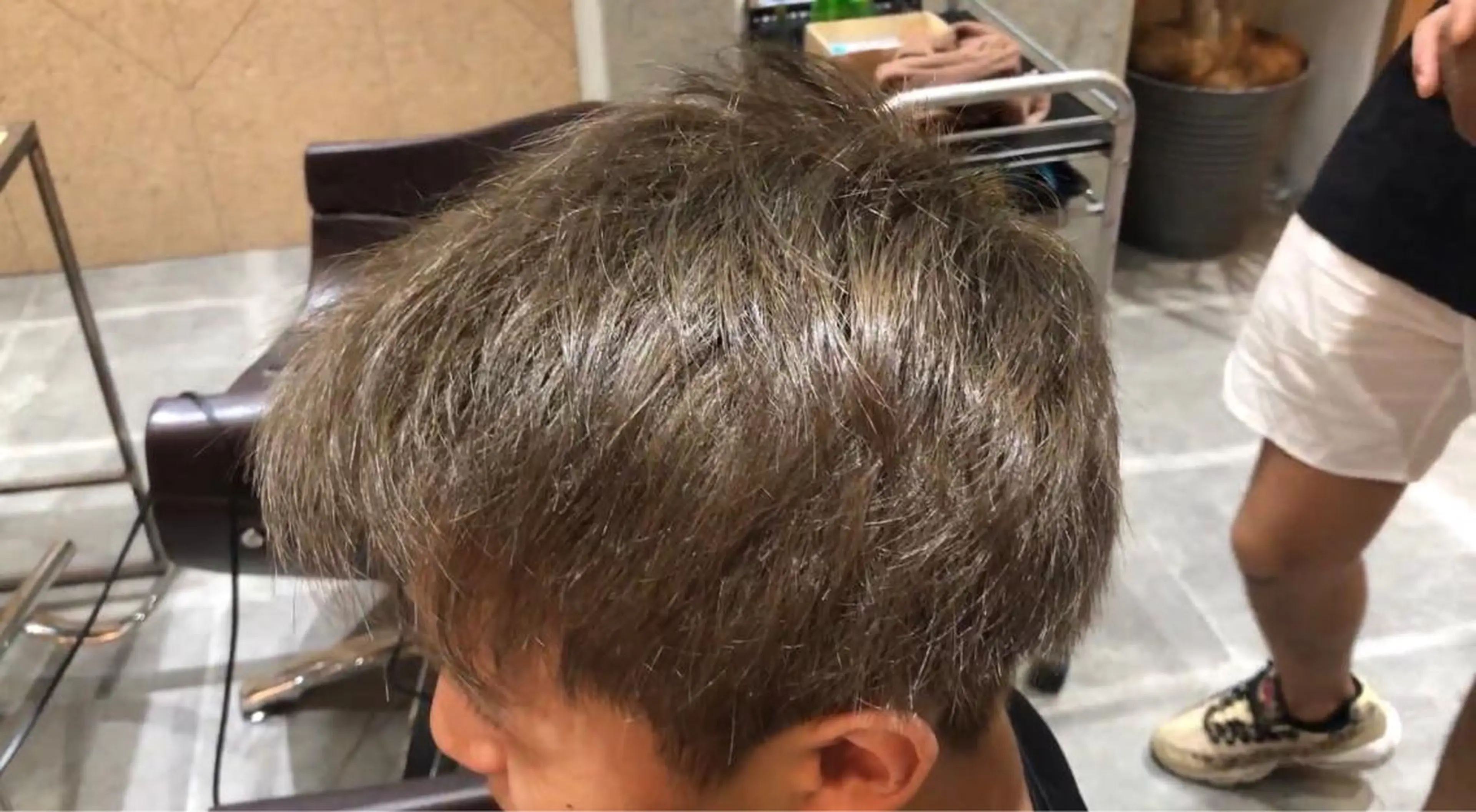 カラー メンズ メンズブリーチ アッシュ アッシュブラウン ブリーチ ブラウンカラー メンズパーマ特化型 🔥URITAのヘアスタイル