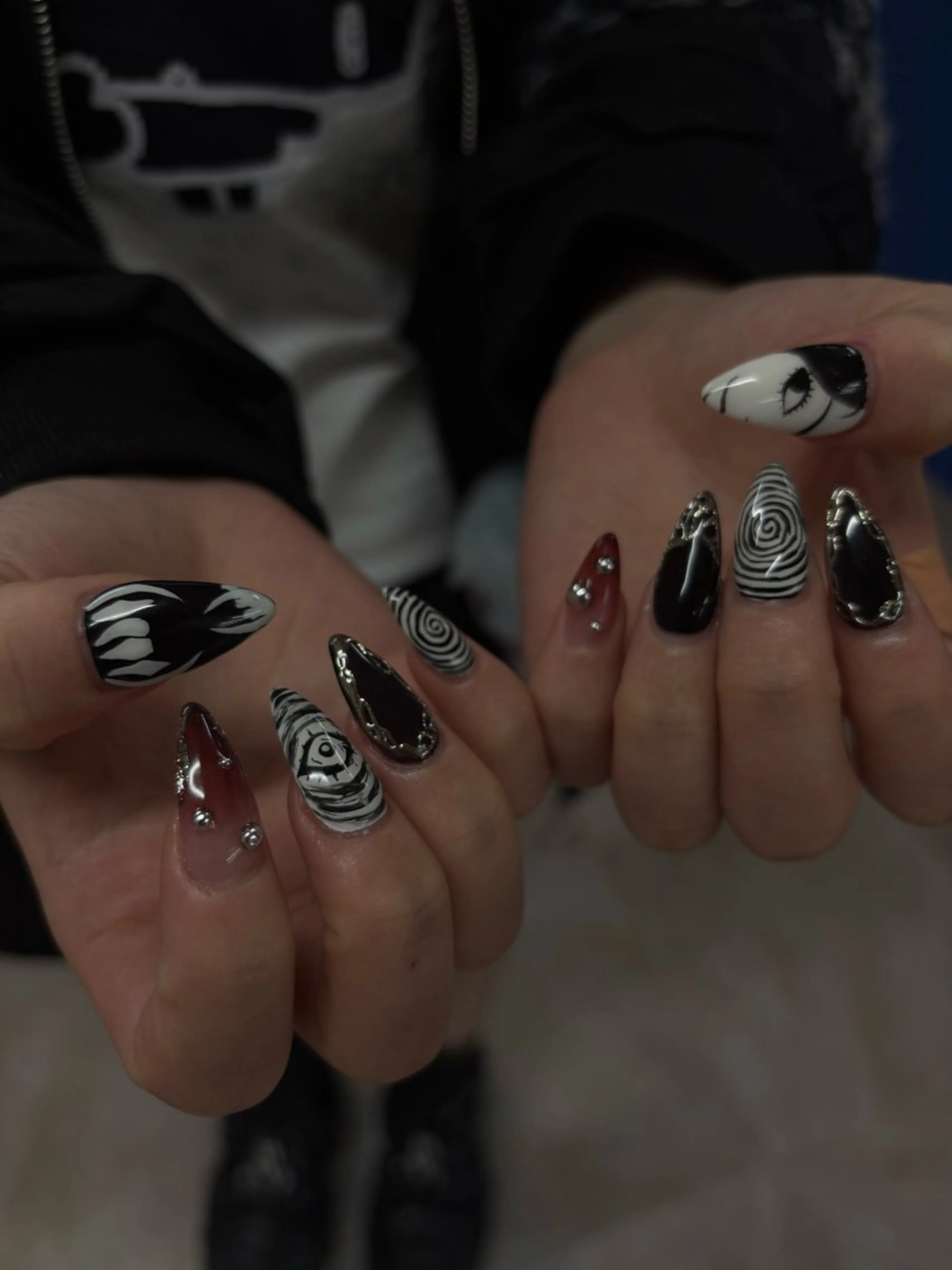 ネイル ハンドネイル フットネイル yuri / 個性派nailのネイルデザイン