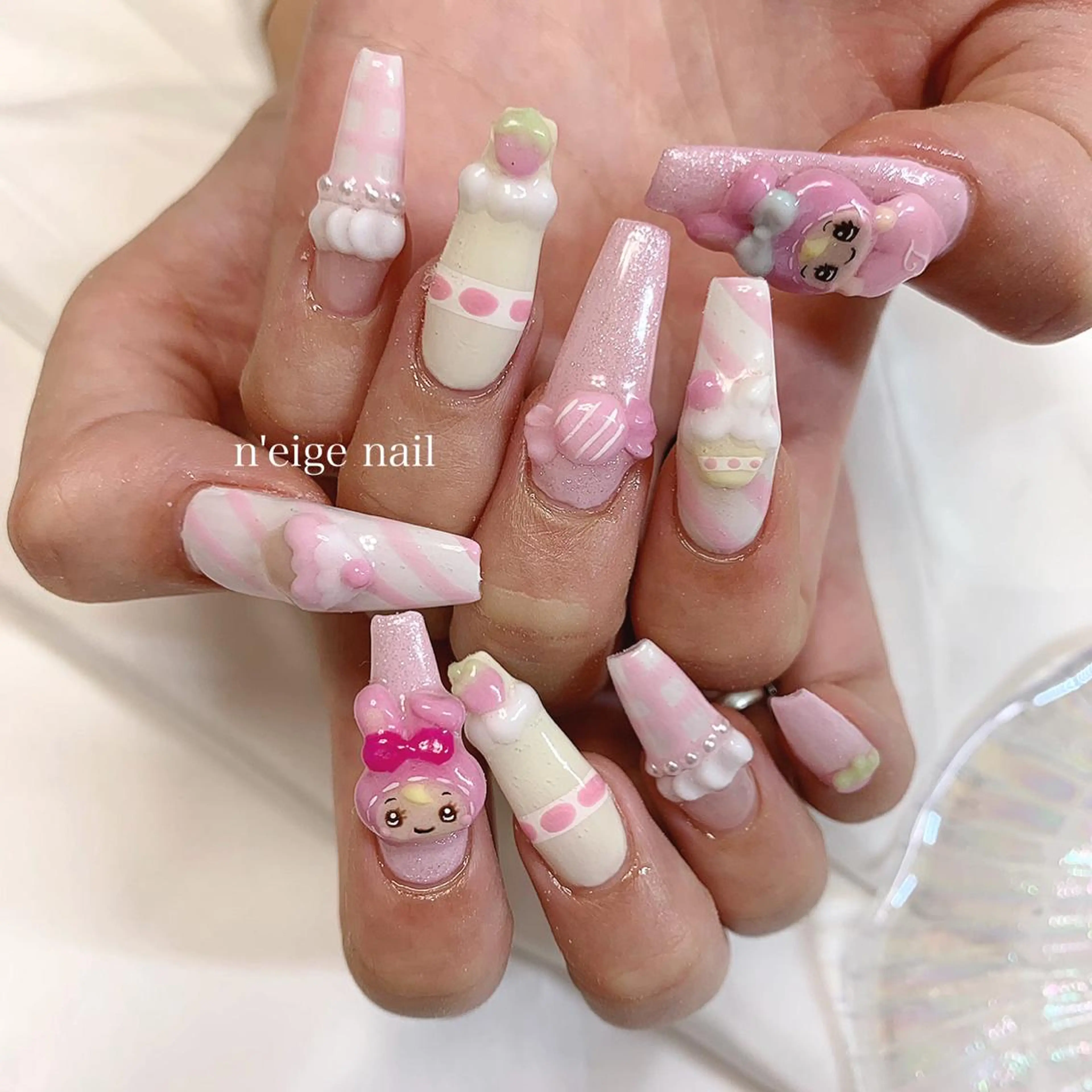 ネイル アートネイル ハート キラキラネイル 韓国ネイル ニュアンスネイル n'eige nail所属・大谷 綾香のネイルデザイン