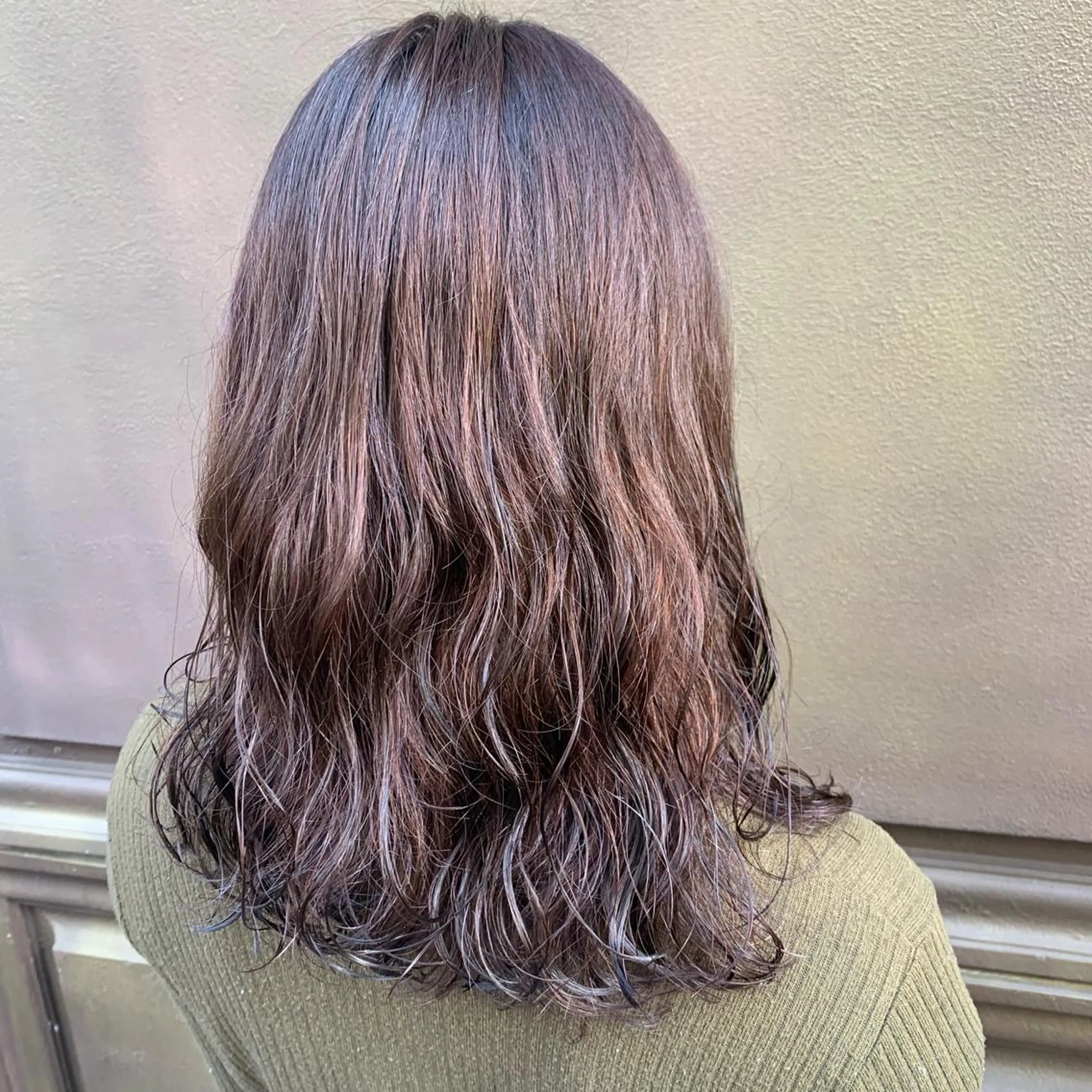 ミディアム カラー パーマ 堤 麻衣子のヘアスタイル