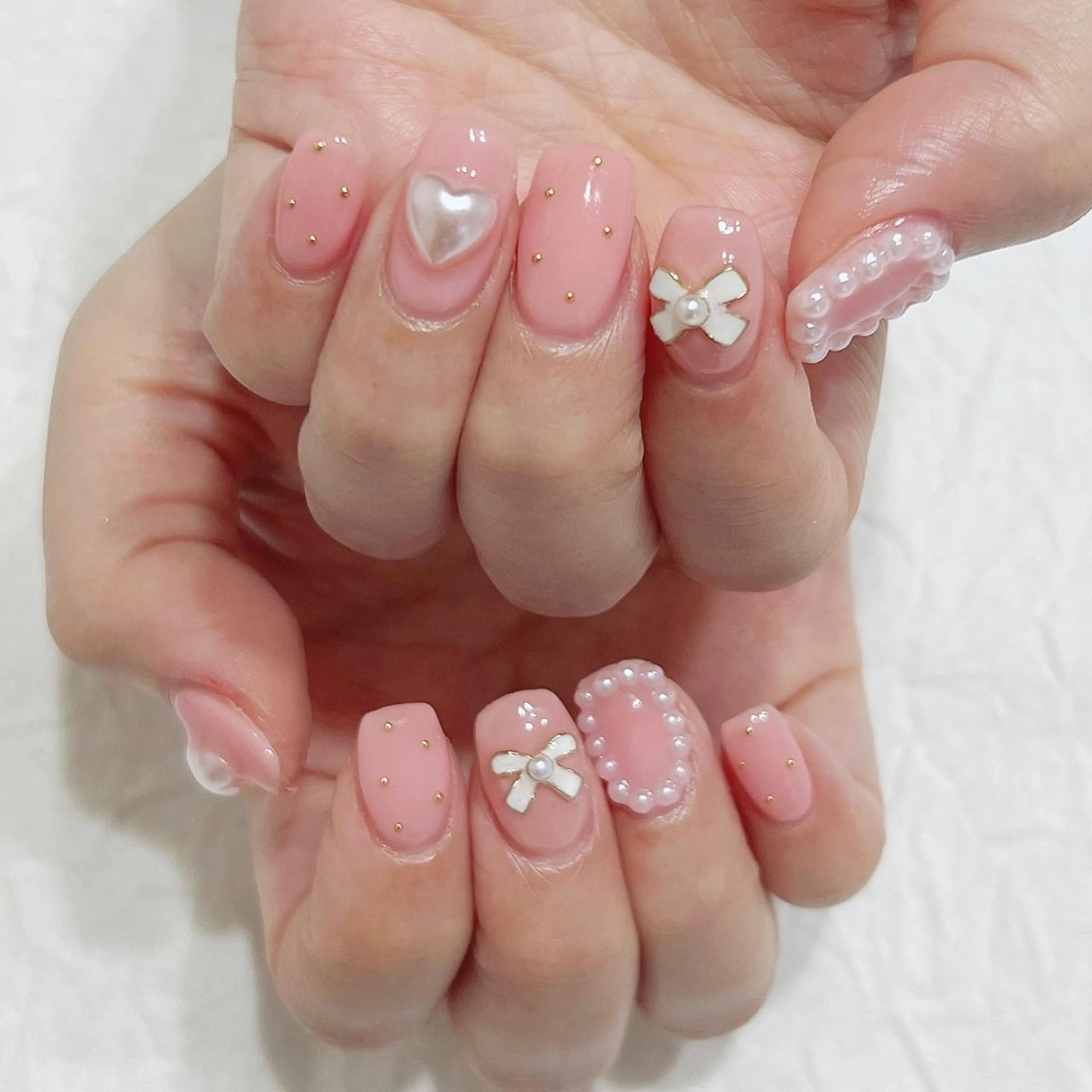 ネイル ゴールド ピンク スクエアネイル ハンドネイル peaberry nailのネイルデザイン