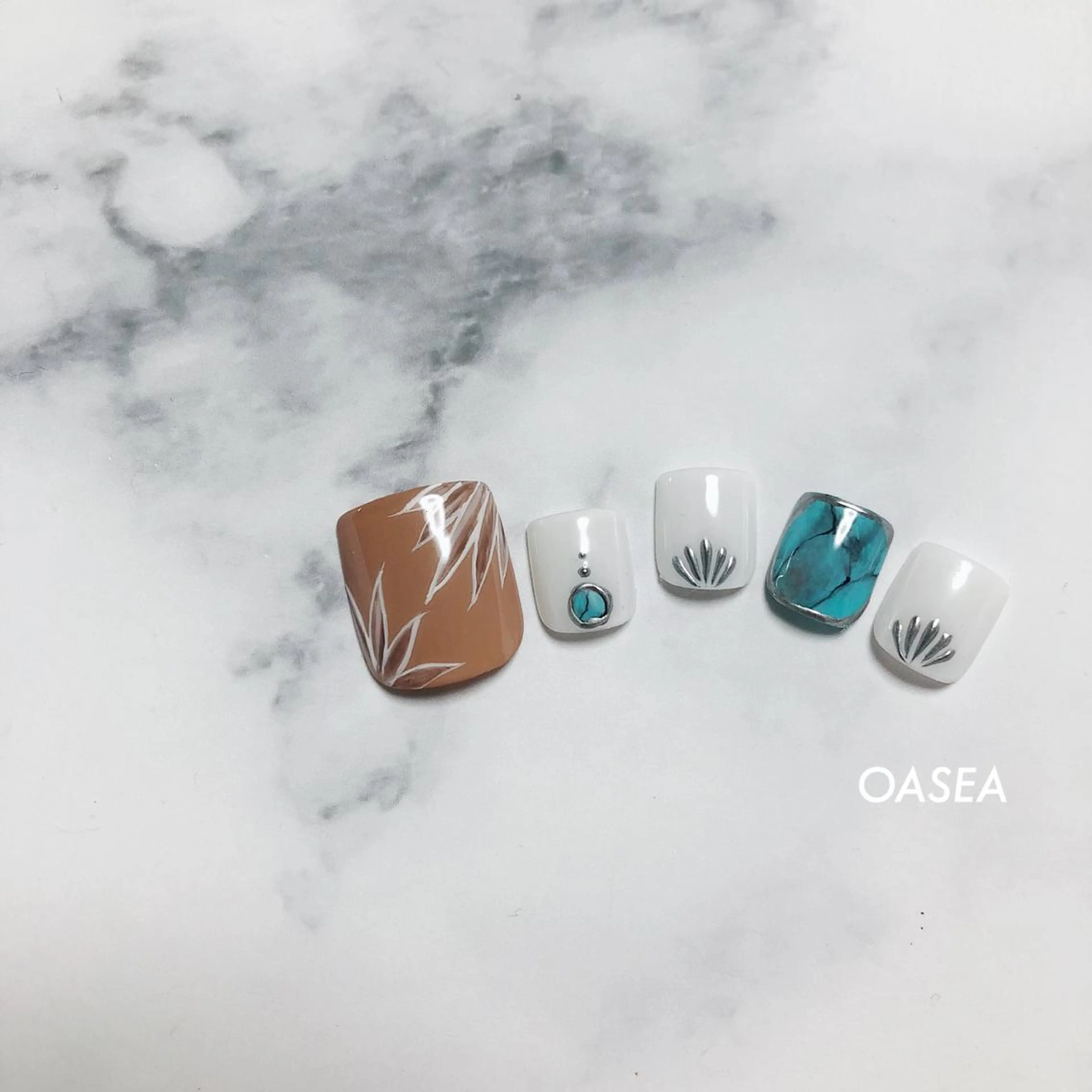 ネイル フットネイル 🌞💜 KAORI 🌴のネイルデザイン