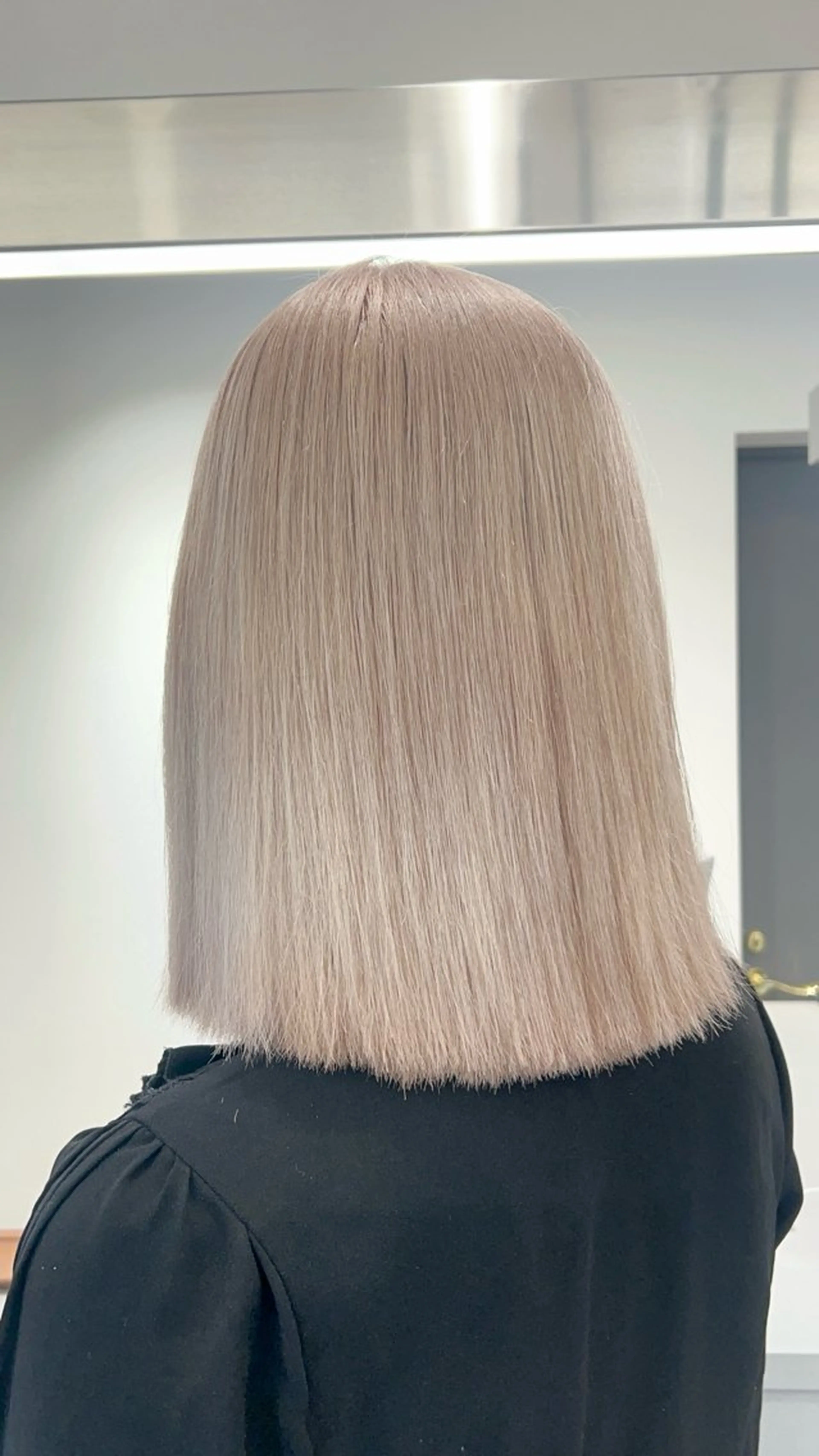 ショート ヘアカラー ハイトーン特化サロン 🍑momo🍑のヘアスタイル