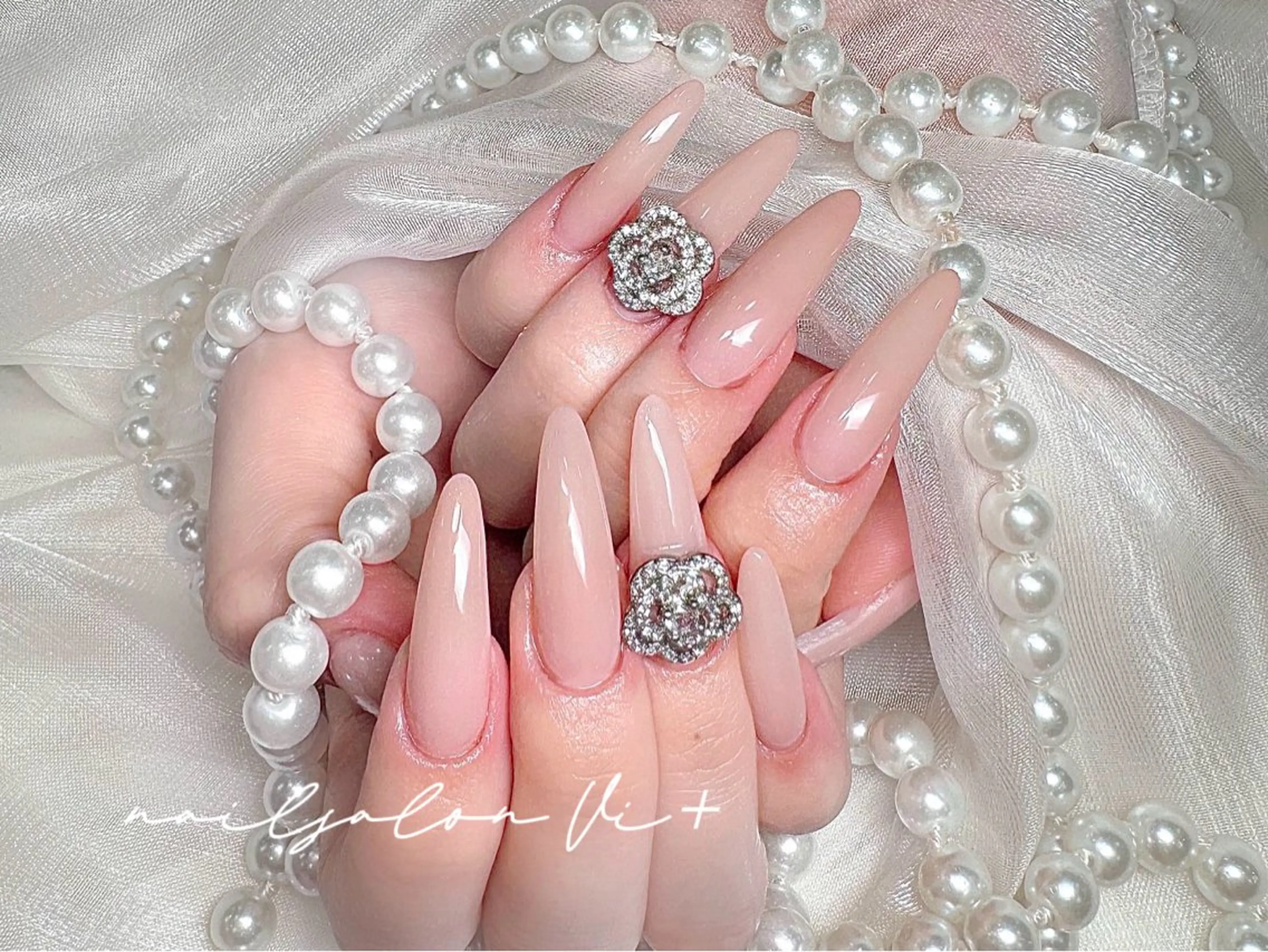 ネイル ✨Nailsalon Vi+✨のネイルデザイン