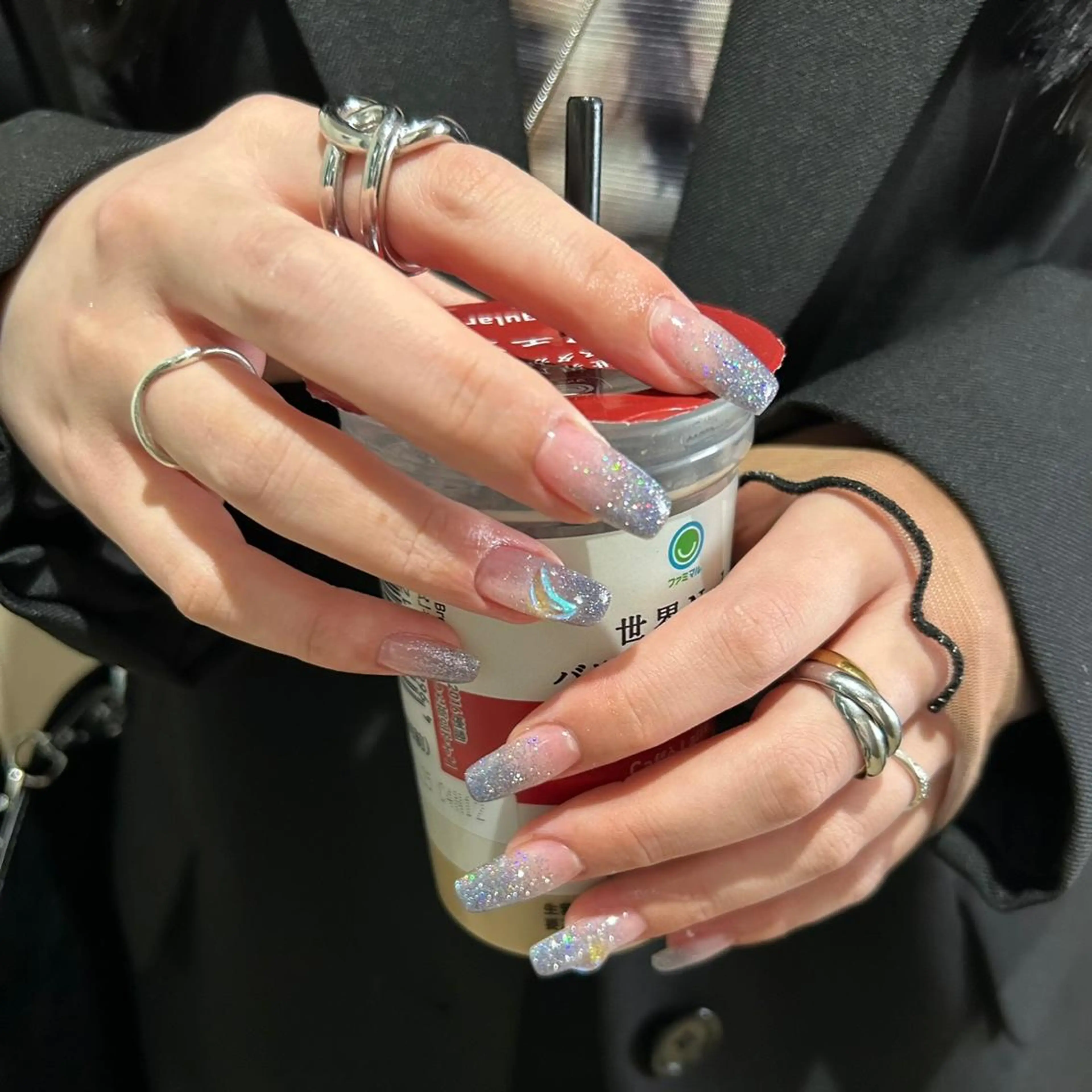 ネイル フラッシュネイル ラメ(グリッター) ラメグラデーション ハンドネイル パラあり！フィルイン 美フォルムのネイルデザイン