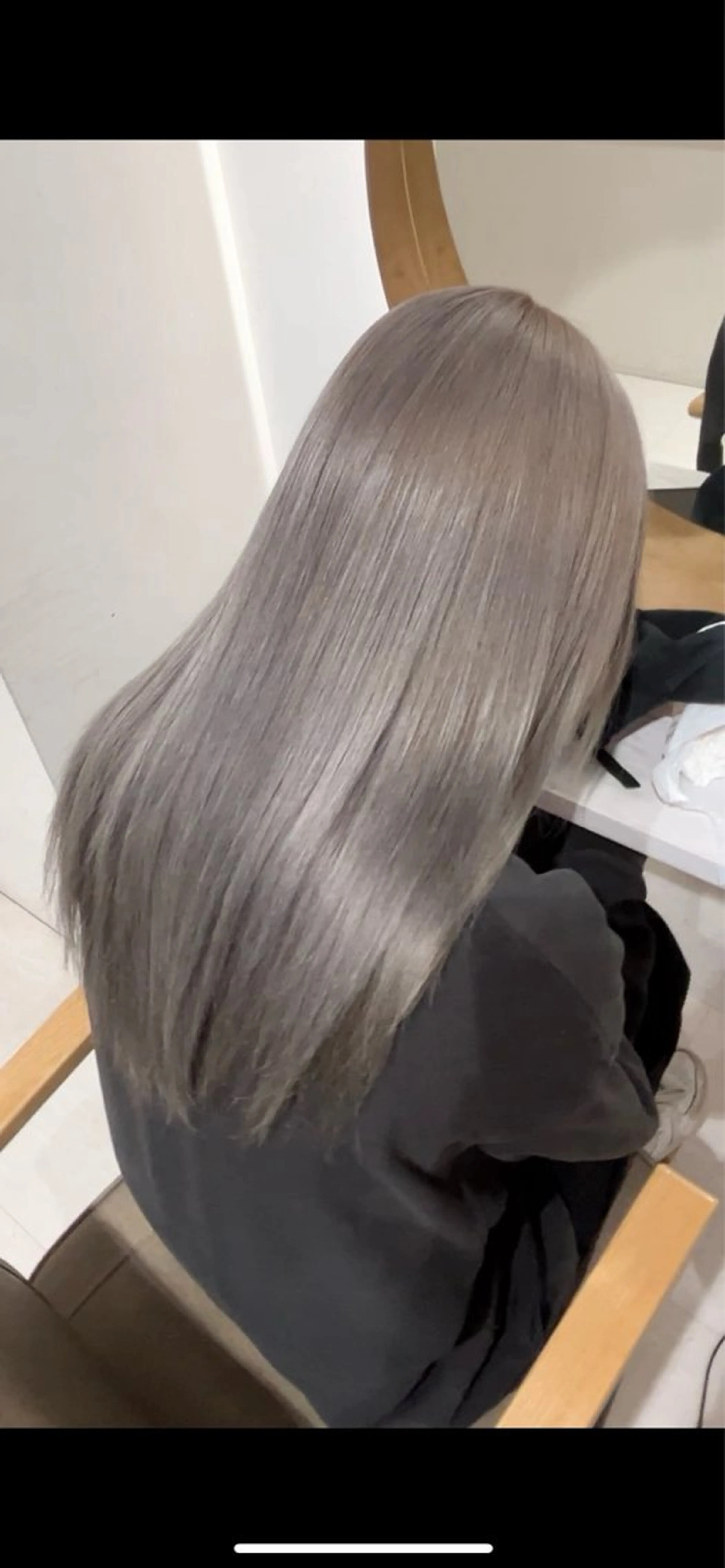 カラー グレージュ ニトウ レイナ🌺🌴🐠のヘアスタイル