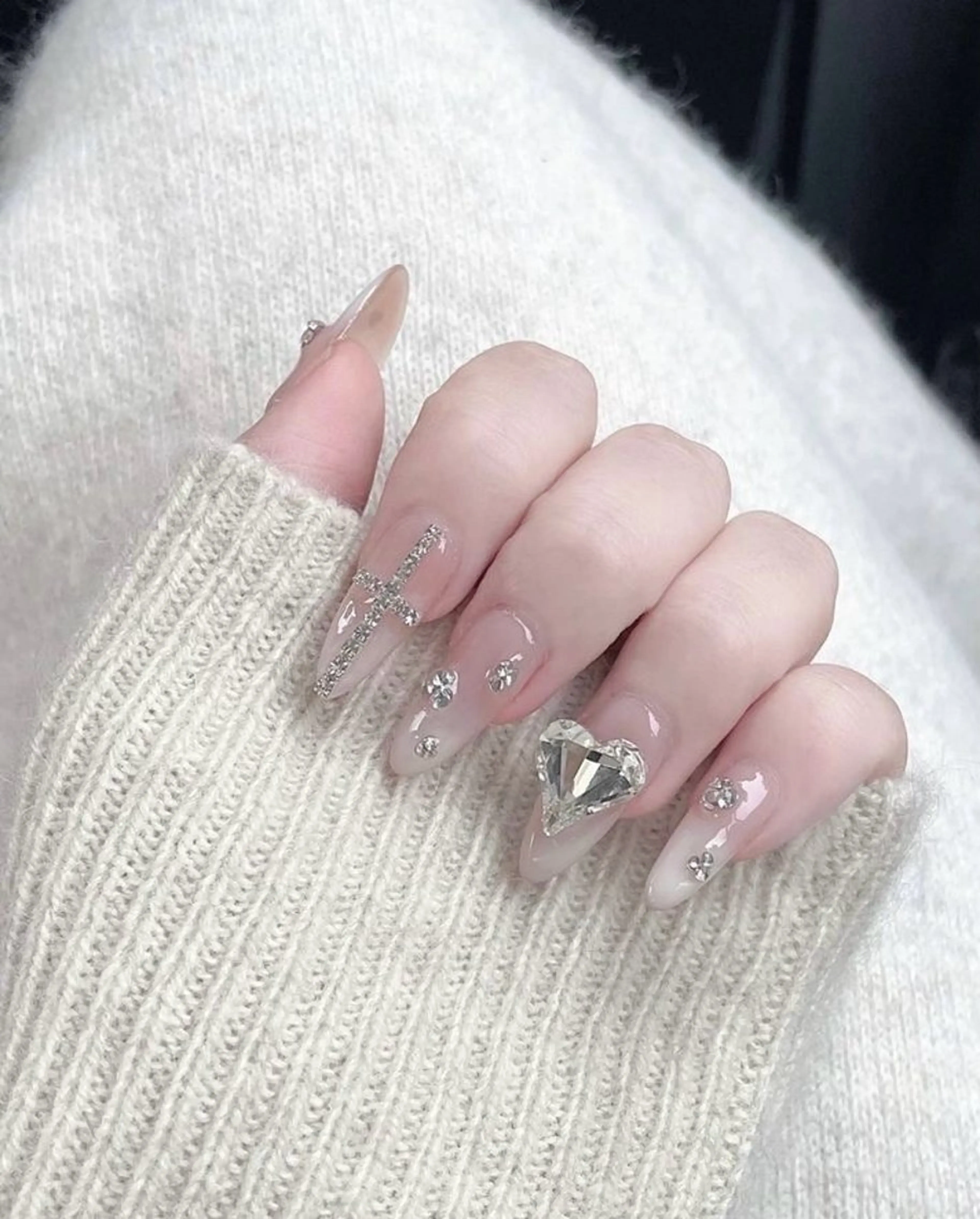 カラー グラデーションカラー ピンクカラー ハンドネイル AIN Nailのネイルデザイン