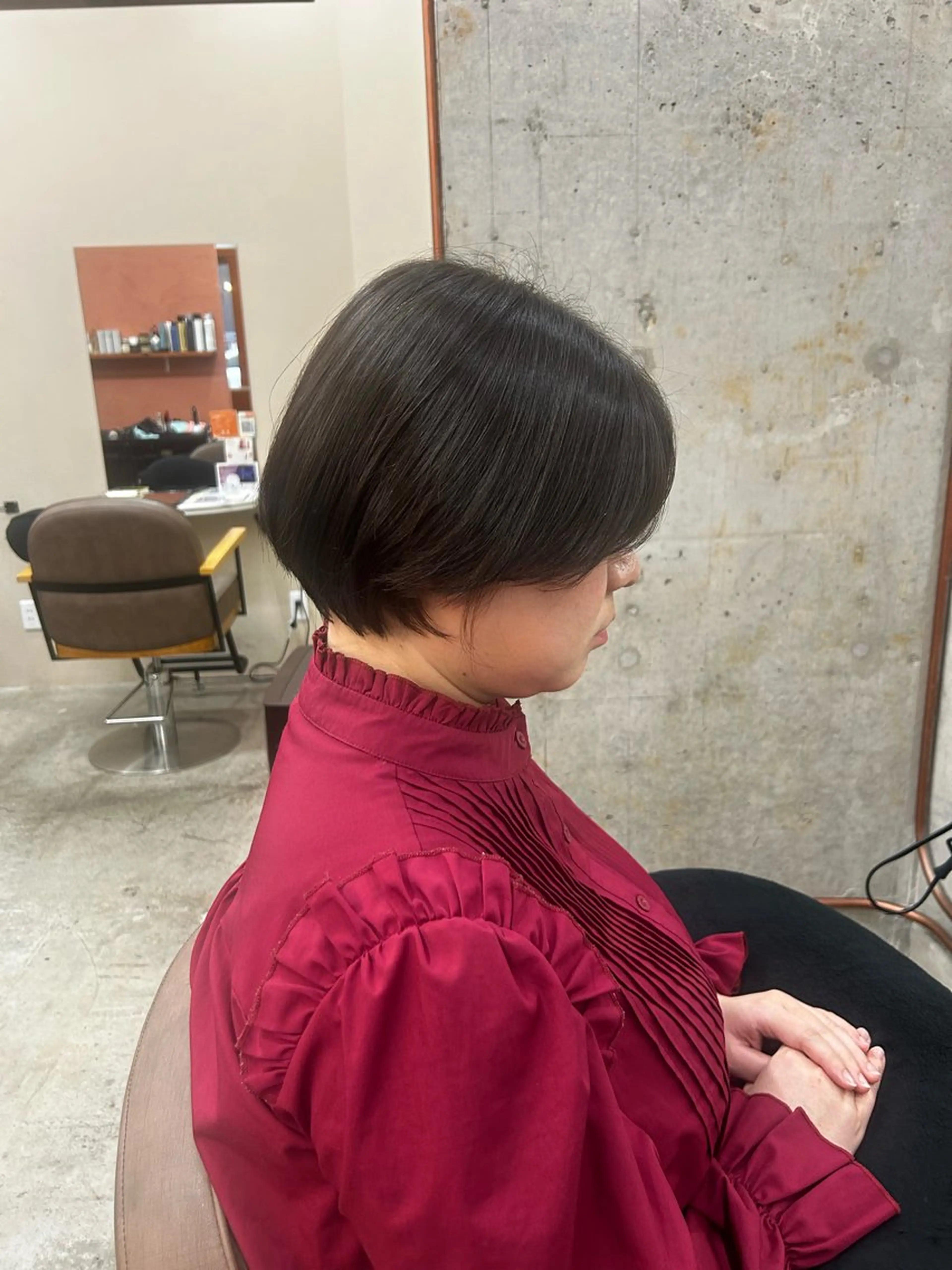 ショート カット 顔周りレイヤー/ ふわあいりのヘアスタイル