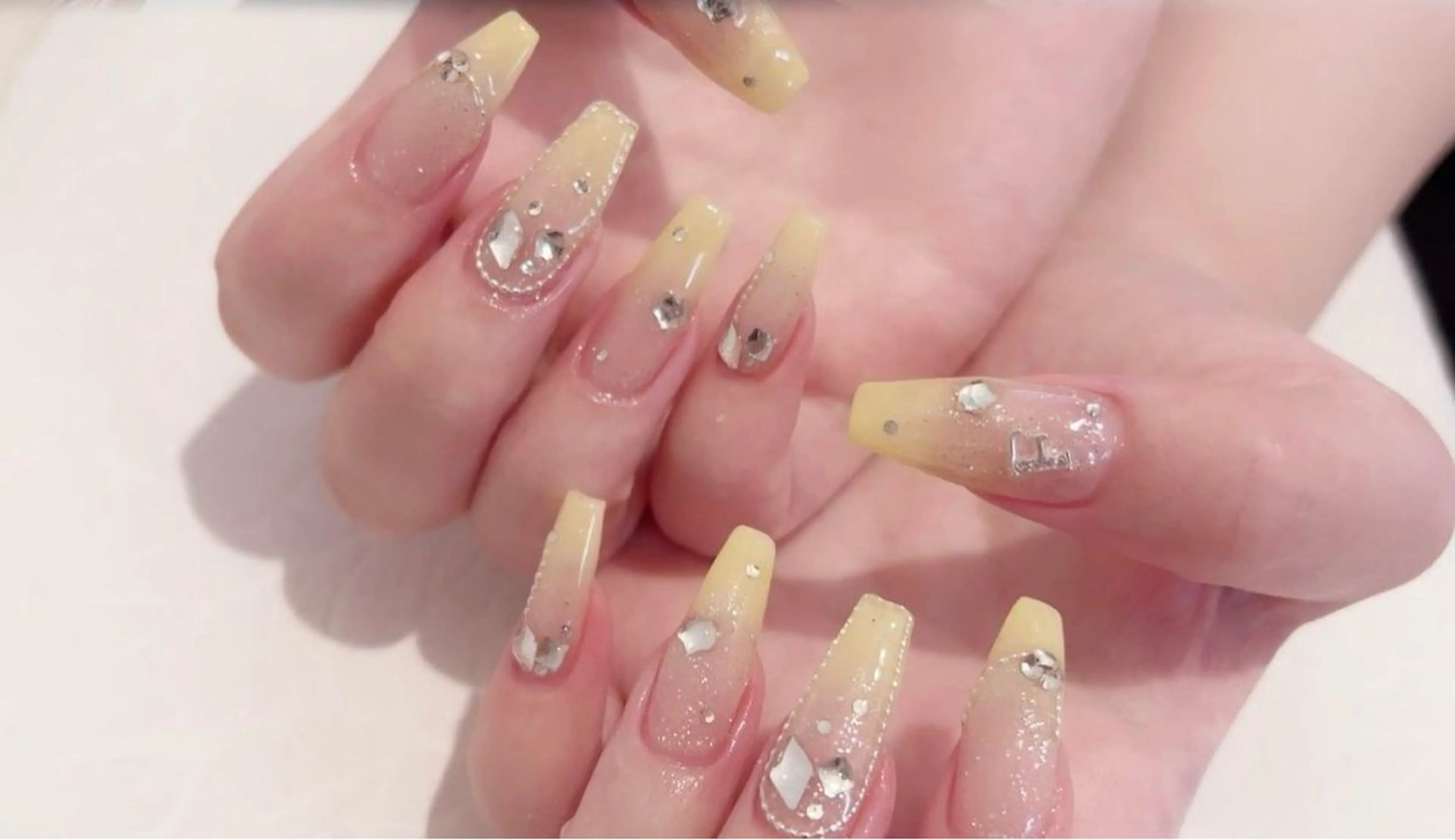 ネイル ニュアンスネイル シンプルネイル 春ネイル バレンタイン ワンホンネイル Nihonthy Nail 新宿のネイルデザイン